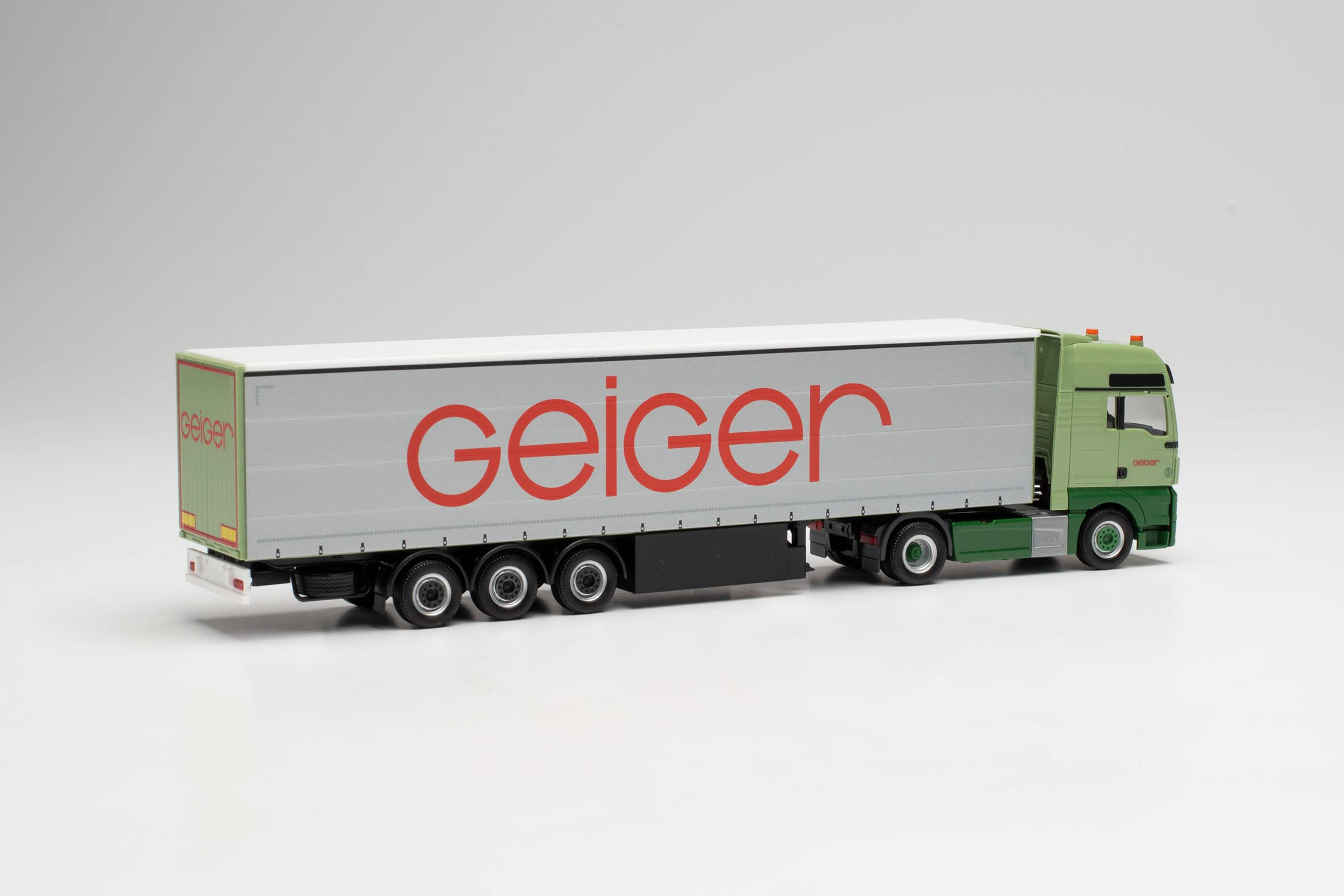 herpa MAN TGX XXL Euro 6c Gardinenplanensattelzug GEIGER LKW-Modell 1:87#947596
