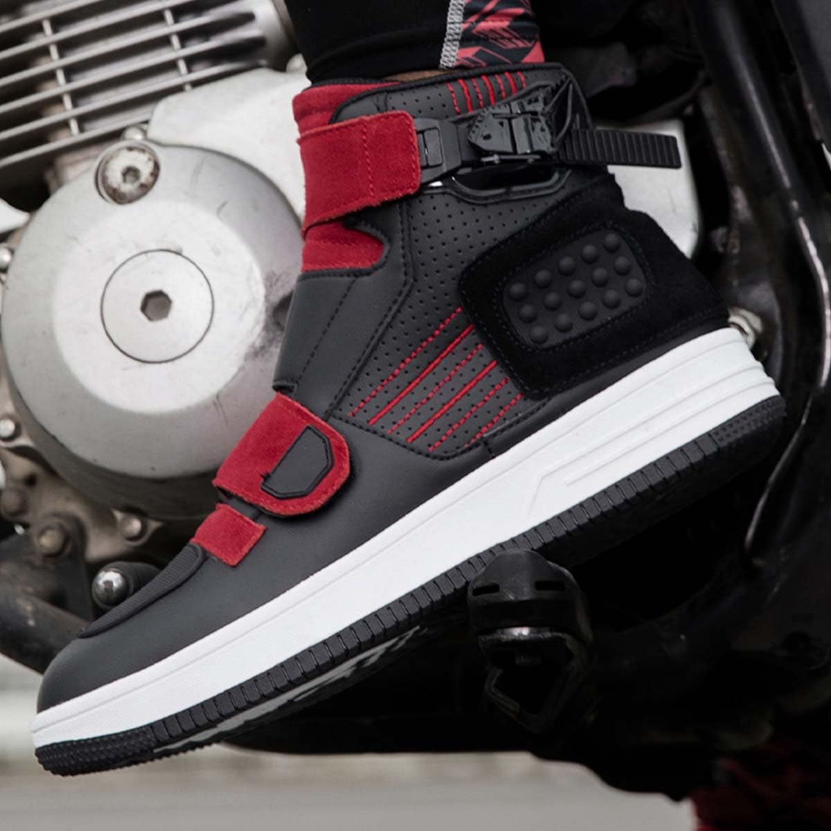 Scarpe da Moto per Uomo e Donna Stivali Moto con Protezioni | Protezioni Rinforzate, Resistenti agli Urti, Chiusura Rapida, Supporto alla Caviglia, Suola Antiscivolo, Moda e Comodi