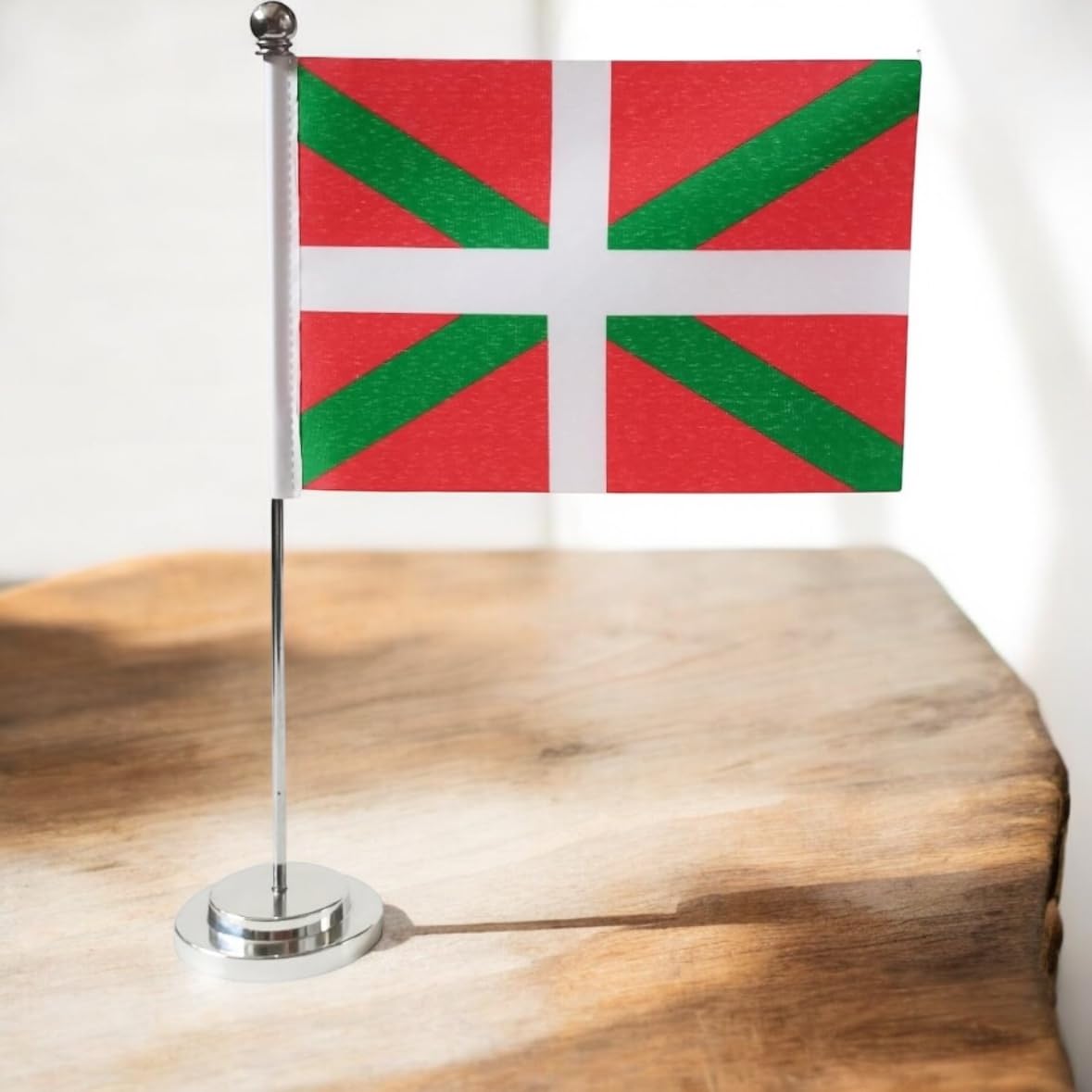 Drapeau de table Pays Basque 21 x 14 cm Mât et socle en acier