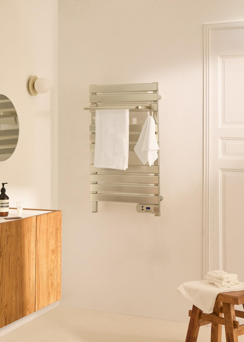 CREATE / WARM Towel 500W / Elektrischer Badheizkörper Edelstahl mit Regal / 96,9x55x5cm / Für Boden oder Wand, Timer, LCD-Display, geringer Verbrauch