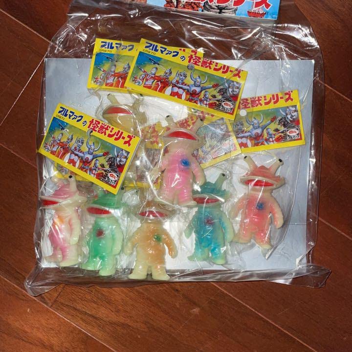 ちびカネゴン　蓄光　5種類セット品 ちびカネゴン 蓄光 5種類セット品 （2024年最新】大人気ブランド