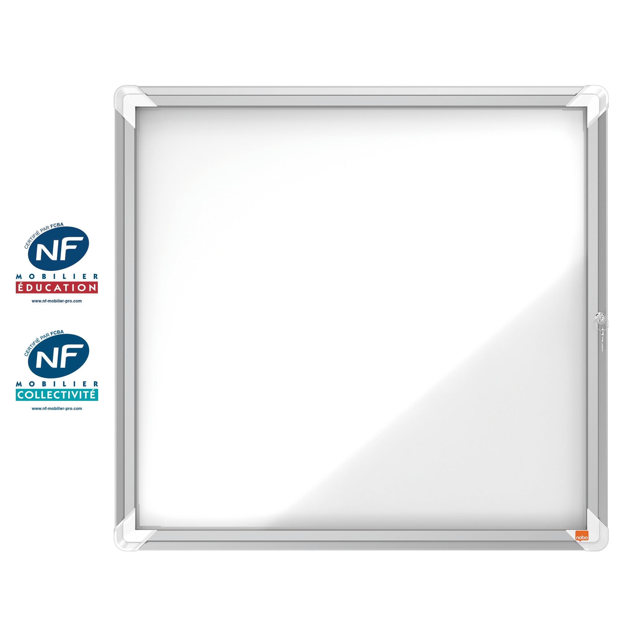 Nobo, Vitrine d'extérieur, Certifiée NF Collectivité et Education, Fond magnétique, 6xA4, 709x668 mm, Porte battante, Gamme Premium Plus, 1902578