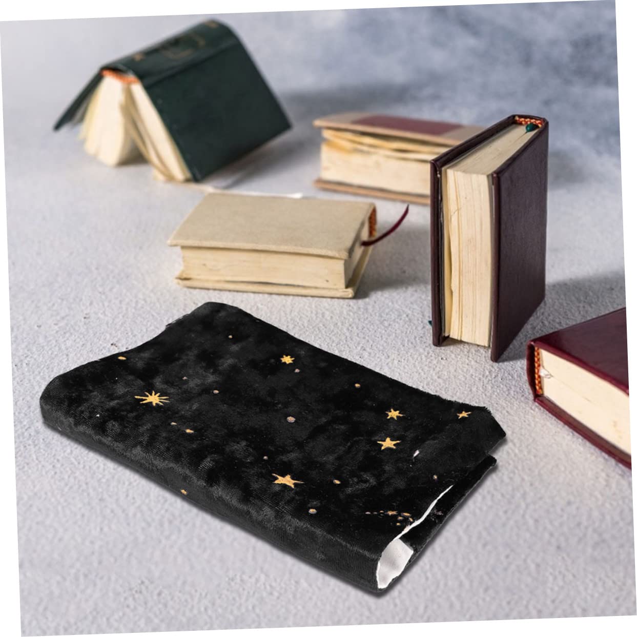 Angoily 4 Pezzi Copertina Libro Decorativa in Nero Protettore Riutilizzabile per Quaderni e Libri Scolastici Copertura Protettiva Facile Usare e Resistente