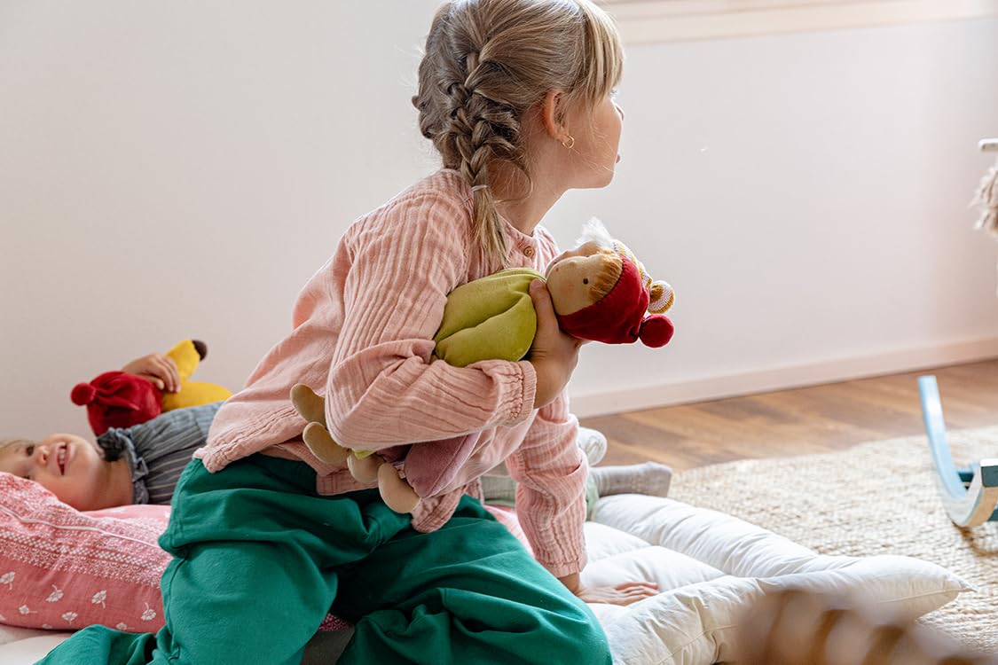 Käthe Kruse Waldorfpuppe Nana I Weiche Stoffpuppe zum Kuscheln und Liebhaben für Kinder ab 0 Jahre I Waschmaschinenfeste Schmusepuppe aus antiallergenen Materialien