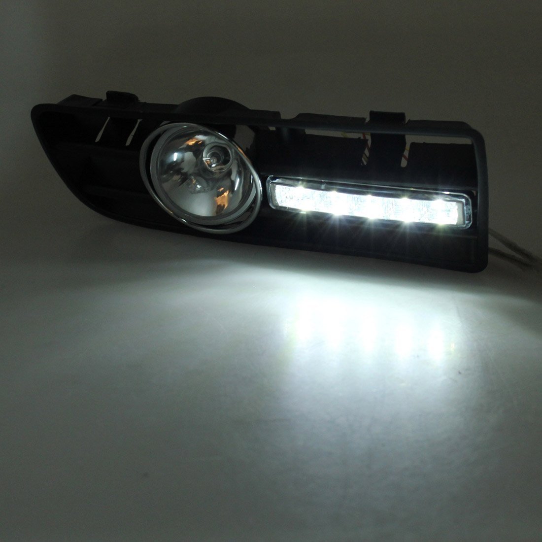 griglia con lampada fendinebbia e lampada LED di marcia diurna