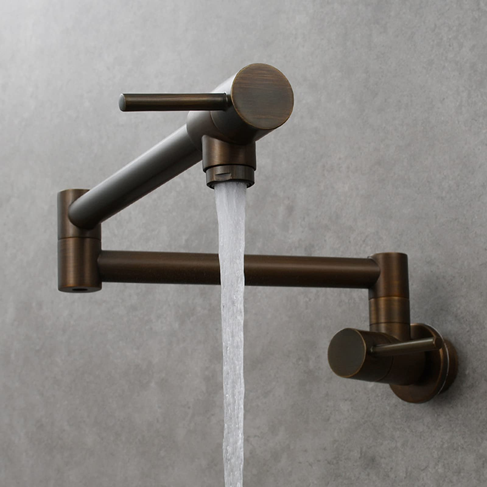 Pot filler cuisine en cuivre pour remplir vos faitouts directement sur la plaque de cuisson