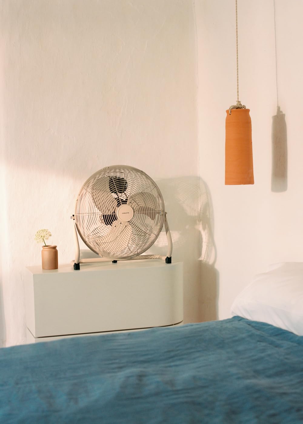 CREATE / AIR FLOOR RETRO/Ventilateur de sol industriel sable / 16 pouces, débit d'air puissant, 3 vitesses, silencieux, léger, pieds antidérapants.