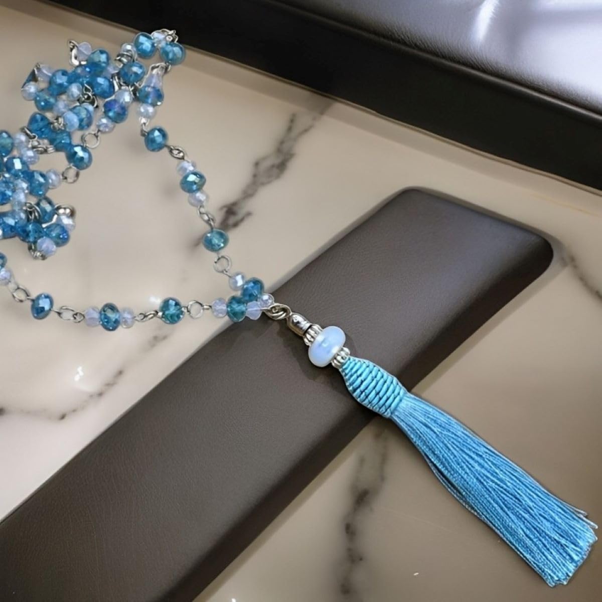 Colar Longo de Franja Azul Cristal Bijuterias Femininas em promoção! Veja a oferta e mais achadinhos de Bijuterias 3 Hoje é o melhor dia para comprar Colar Longo de Franja Azul Cristal Bijuterias Femininas com aquele preço maroto! Promoção! Aproveite a oferta! 3