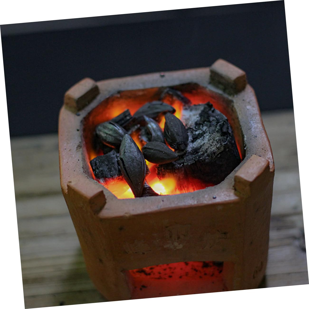 BESTonZON Carbone per Fornelli da Cucina e Stufa a Carbone da Esterno 500g Domestico Portatile per Grigliare Riscaldamento e Campeggio All'aperto Accendifuoco Resistente per Barbecue
