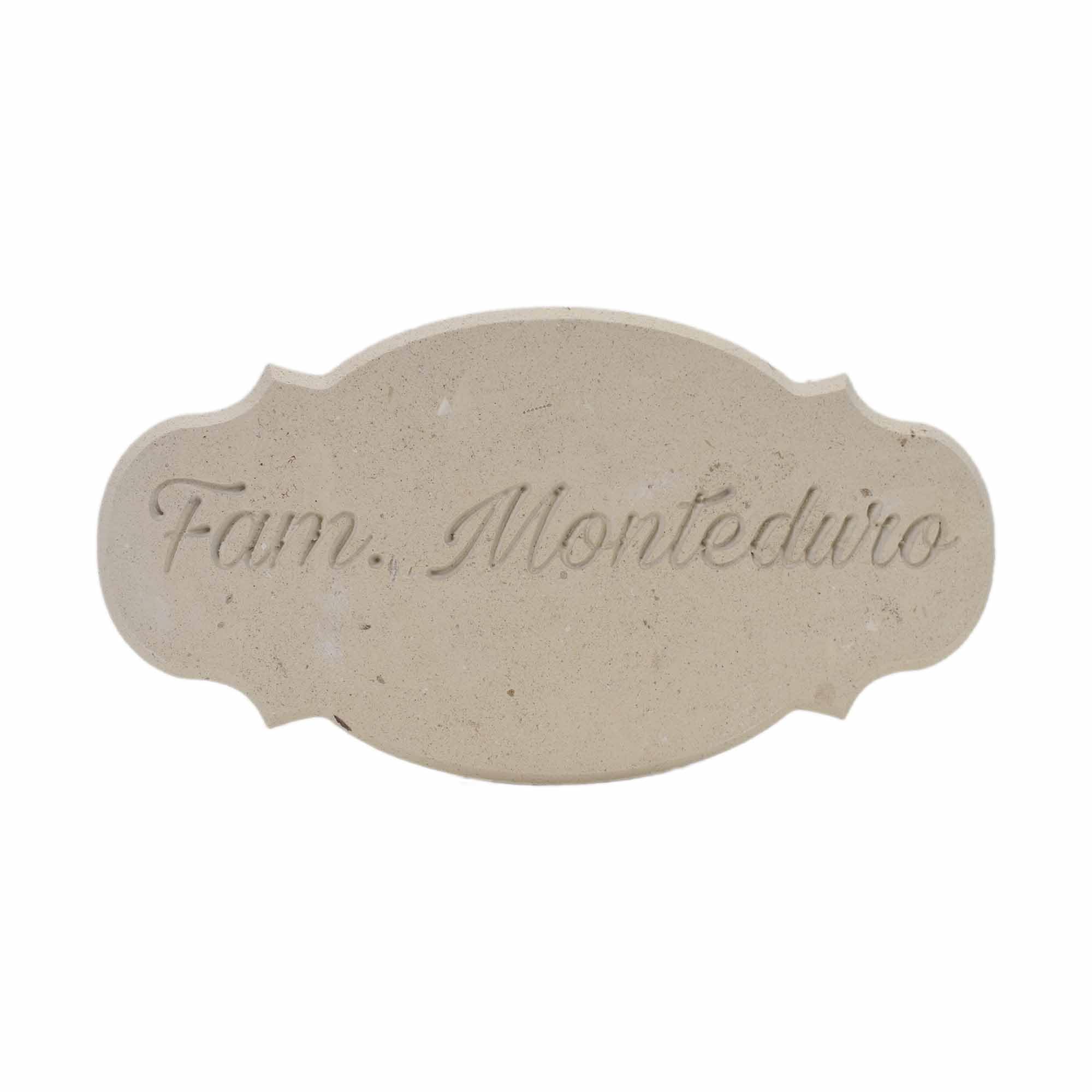 Targa Personalizzata con Nomi/Via in Pietra Leccese, Modificabile con Fori, Targhetta Porta Ingresso con Numero Civico Esterno Made in Italy 19x10H cm - PRODUZIONE MONTEDURO