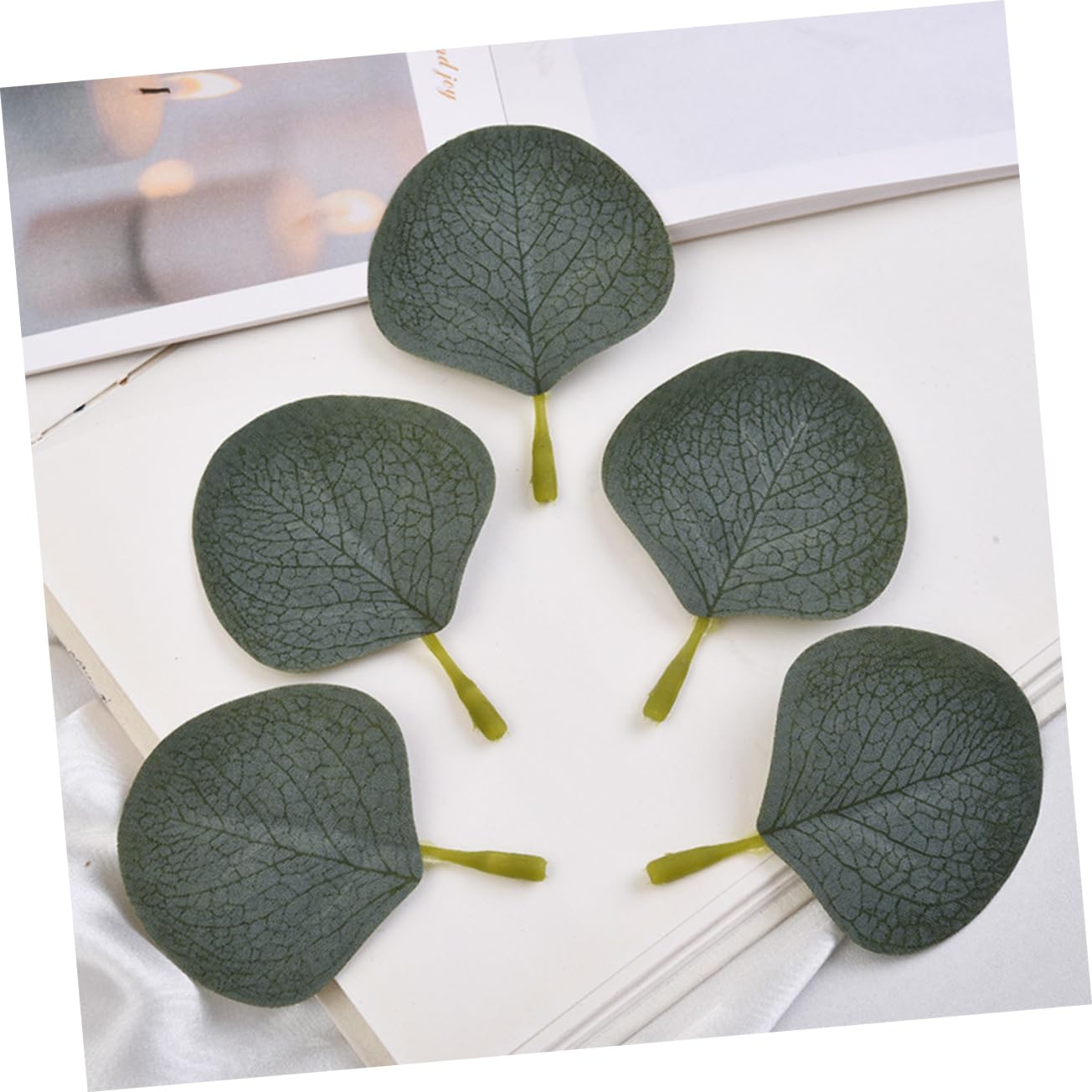 Alipis 600 Pièces Feuilles simulées Eucalyptus Guirlande sèche décor Verdure pour centres de Table Feuilles Vertes Mariage Fausse Feuille pétale la mariée