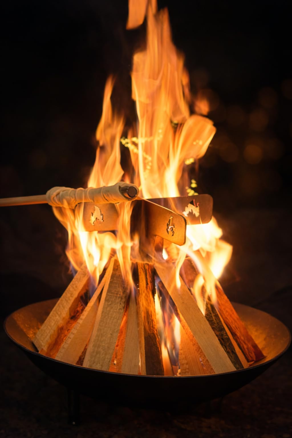 2 X Stockbrotstöcke aus Buchenholz 100 cm mit Edelstahlrohr, Stockbrotspieße Weinachtsmarkt, Grillspieße 100 cm, Grillrohr, lagerfeuer, Stockbrot, Knüppelbrot