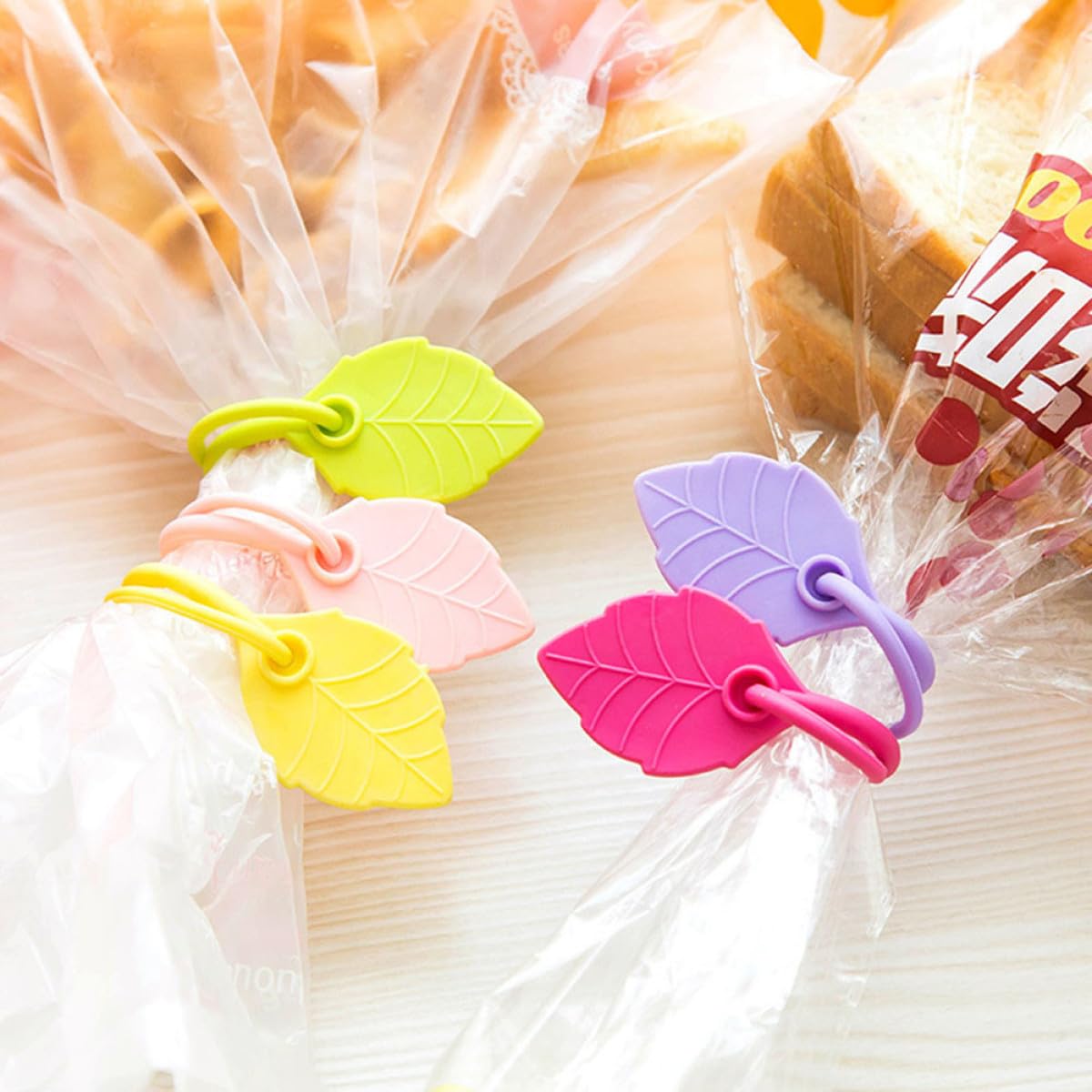 Attaches Alimentaires en Silicone Flexibles et Faciles à Nouer 30pcs de Feuille Couleur Aléatoire pour Emballage Biscuits et Pâtisseries