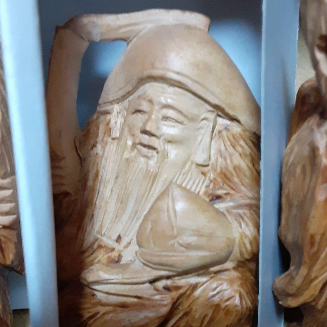 Amazon｜七福神7体セット 一刀彫 木彫り サイズ高さ約11cm幅約6cm