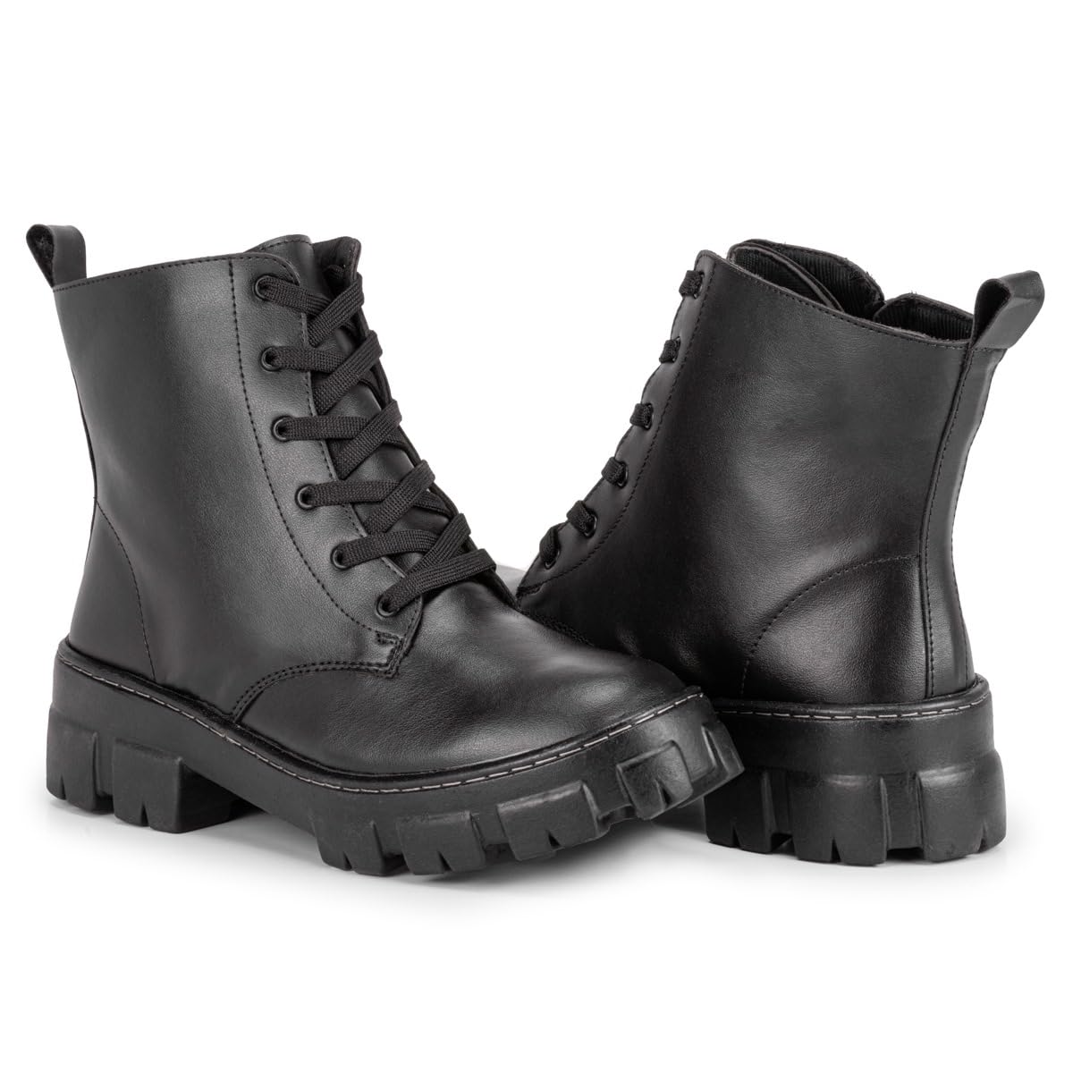 Bota Coturno Feminino Tratorado Tendencia Charmosinha Preta (Preto, BR, Adulto, Numérico, 35) em promoção! Veja a oferta e mais achadinhos de Botas 4 Hoje é o melhor dia para comprar Bota Coturno Feminino Tratorado Tendencia Charmosinha Preta (Preto, BR, Adulto, Numérico, 35) com aquele preço maroto! Promoção! Aproveite a oferta! 4