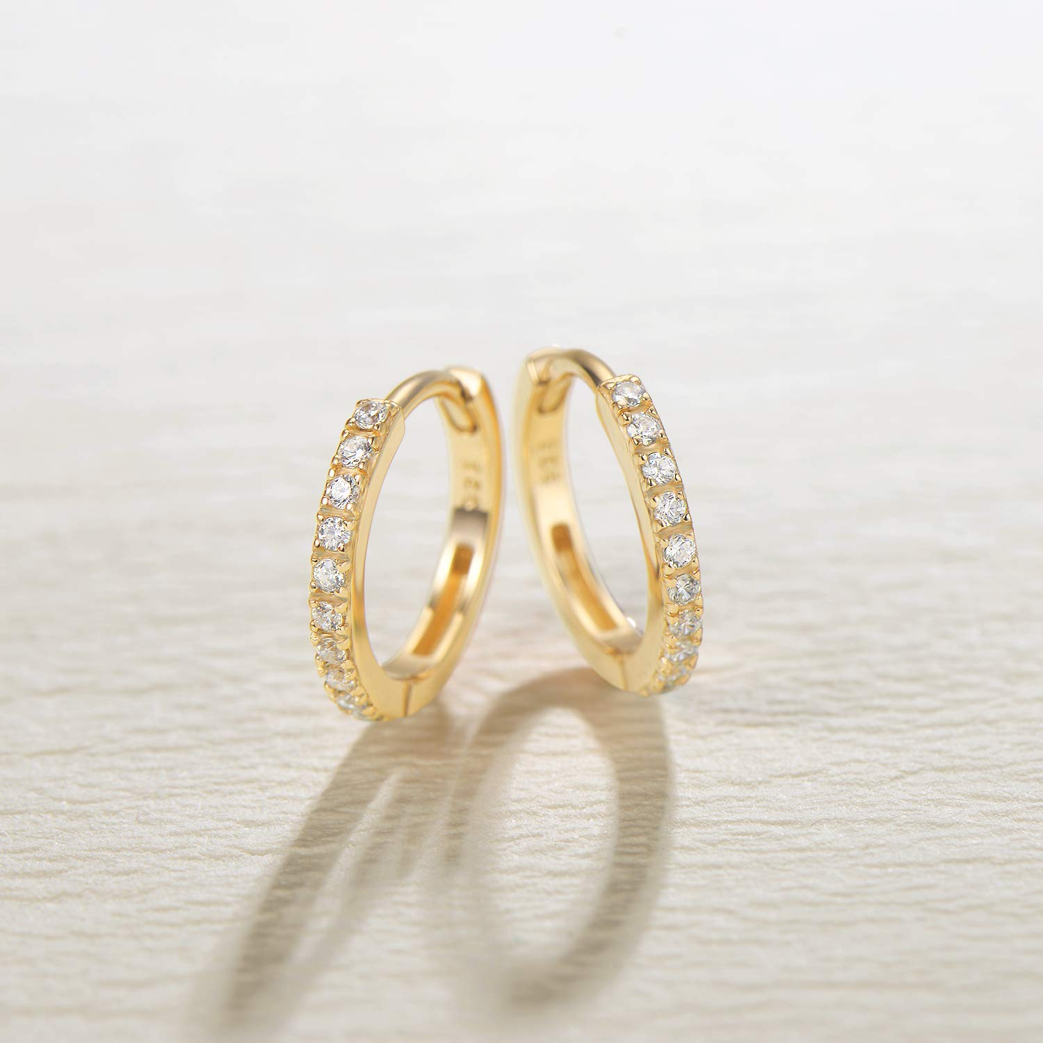 Carleen Damen Creolen Ohrringe Knorpel Klein aus 925 Sterling Silber Gold Plattiert mit Rundschliff Cubic Zirkonia Schmuck - Durchmesser: 13 mm