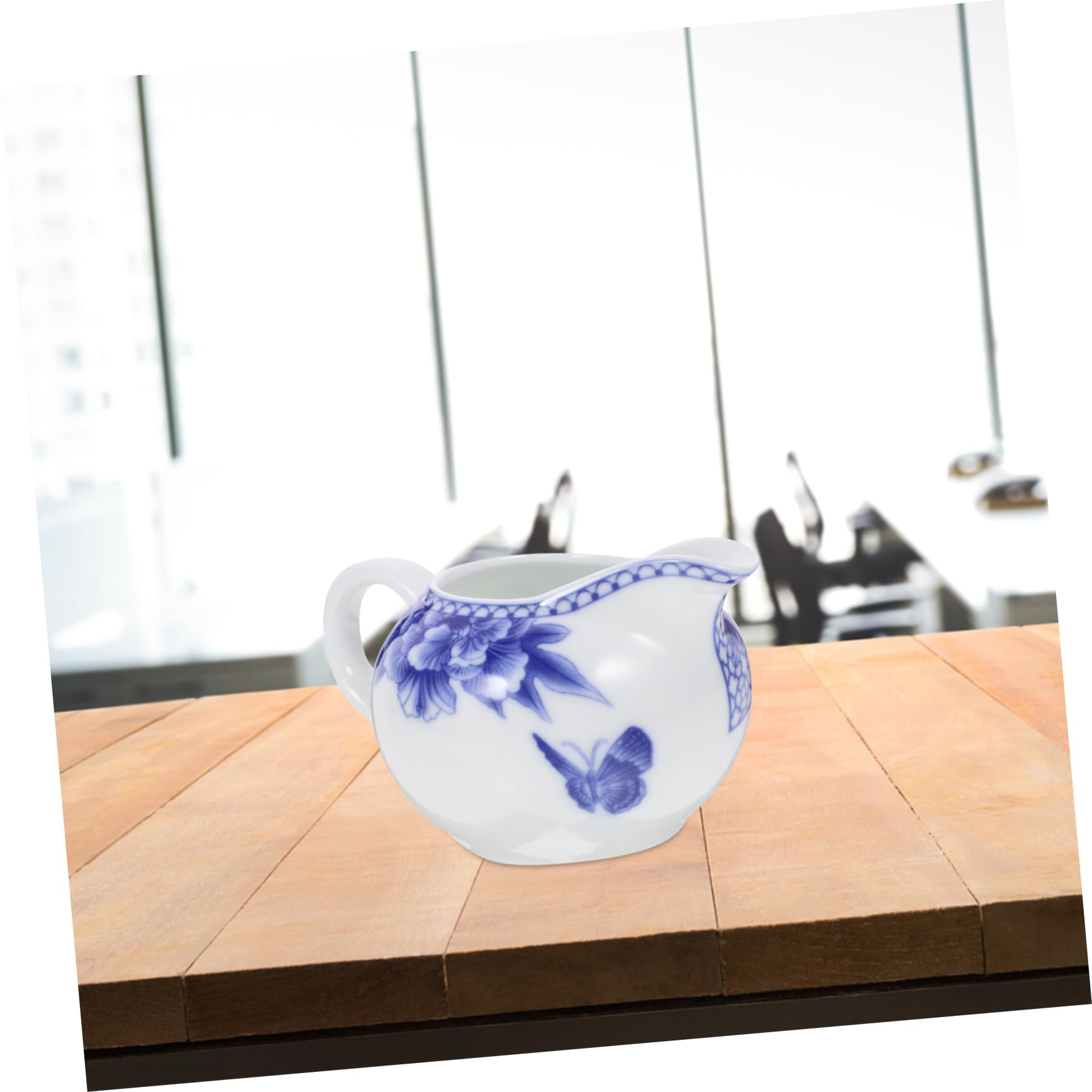 Hohopeti Ceramic Creamer Pitcher 170ml Coffee Syrup Dispenser Blue and White Porcelain Design