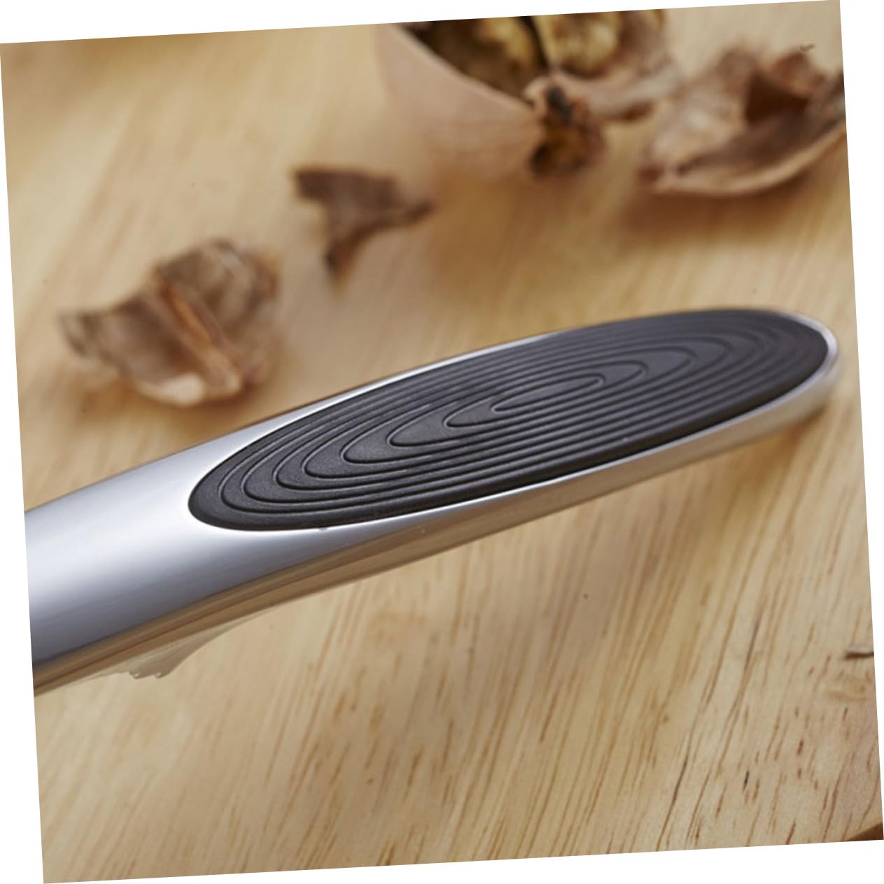 GRIRIW Zinc Alloy Nutcracker Tool for Walnuts and Crab Heavy Duty Non Slip Handle Multi Functional Nut Opener and Efficient Shelling for Nuts and Seafood