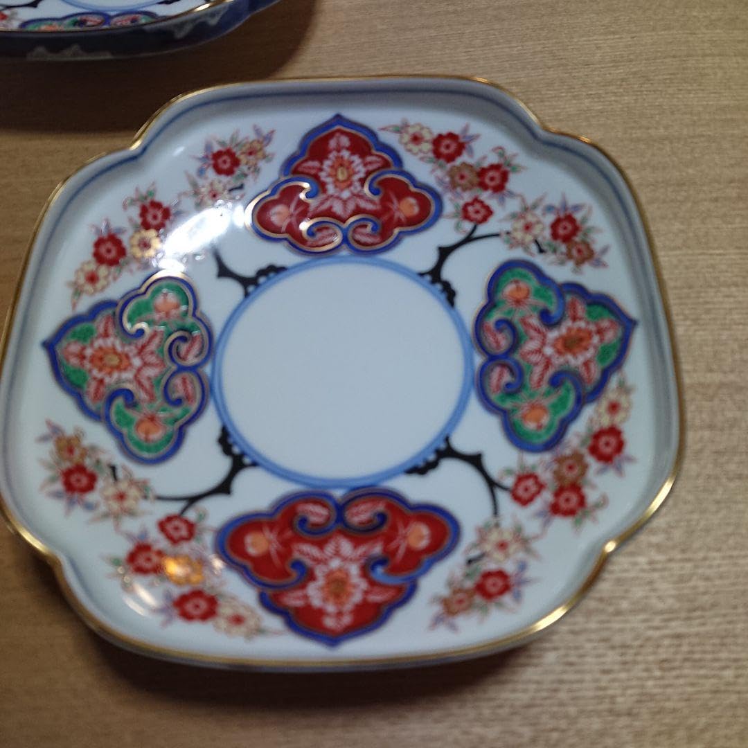 有田焼　其泉窯　四方木甲桜花文 大皿　１枚　銘々皿　5枚　金彩　盛皿 Amazon.co.jp: 其泉 金彩四方木甲桜花文 銘々皿5枚 : おもちゃ