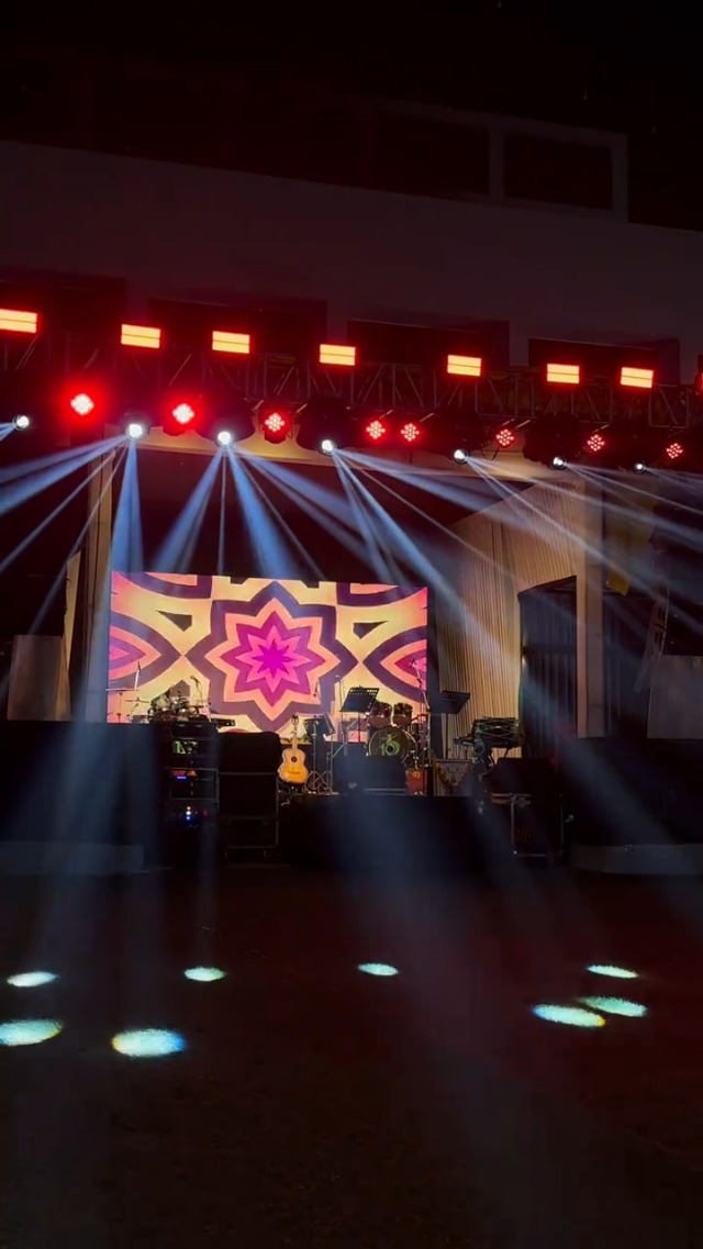 Image of P3.91 P4.81 Rental LED Display Screen, 3840Hz /1920Hz High Refresh Rate, IP65 Waterproof Outdoor LED Panels with Aluminum Cabinet, Mounting Frame for Stage Events (16, P3.91, 50*100cm(1.64*3.28ft))