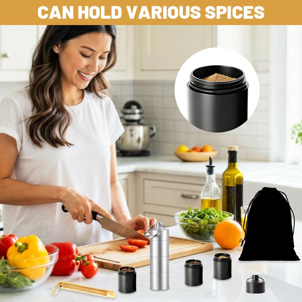 Lot de 2 Mini Pot à épices Avec Sac à Cordon et Cuillère,Boite a Epice Camping,SZMK Pot Epice Voyage Portable,Mini Salière Aluminium,Flacon Epices Cuisine,Petit Bocal à épices pour BBQ, Pique-Nique