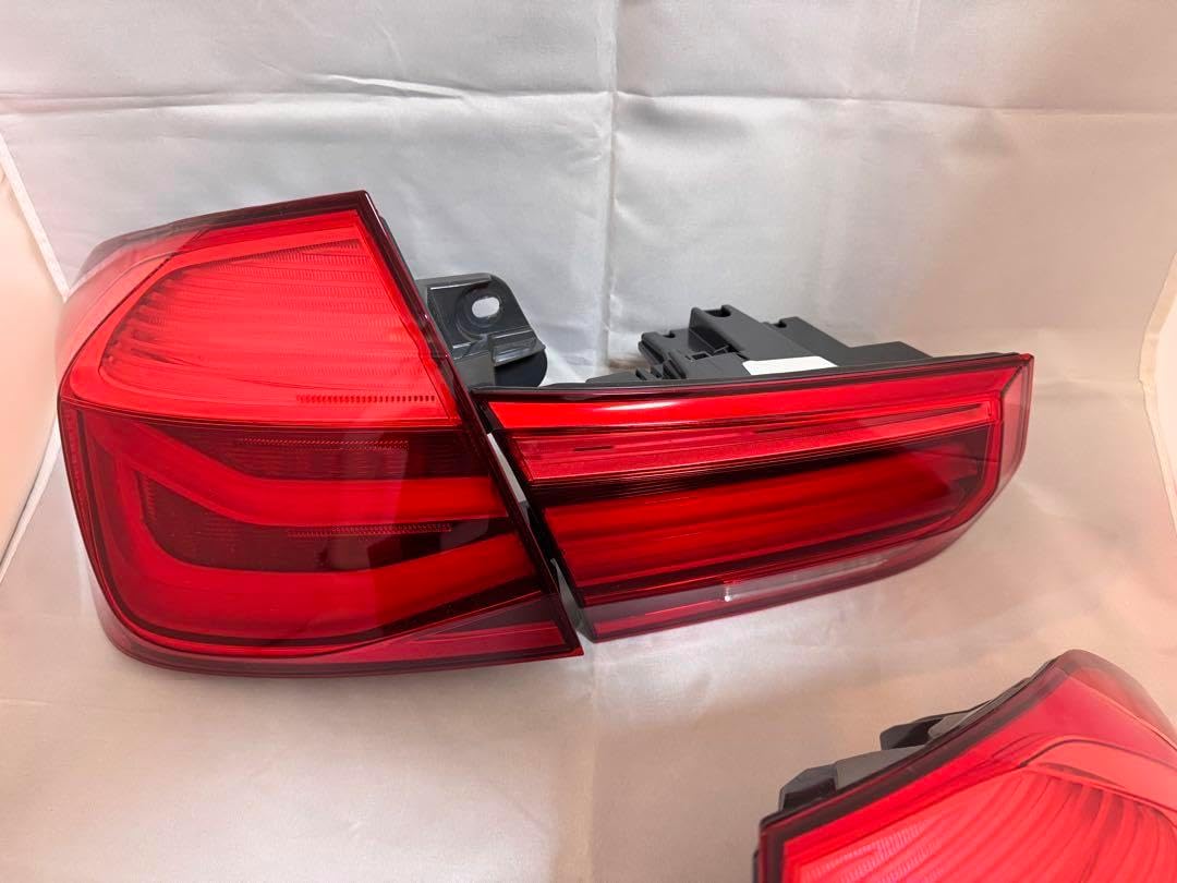 【BMW】F30 LCI(後期型)テールライト　左右セット F30 lci(後期型)テールライト 左右セット BMW 純正 F31 3