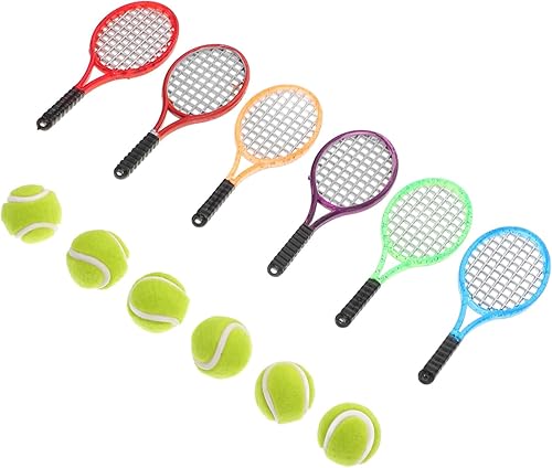 SUPVOX Juego de 6 piezas de mini raqueta de tenis para casa de muñecas, accesorios de tenis en miniatura realistas, decoración de habitación de