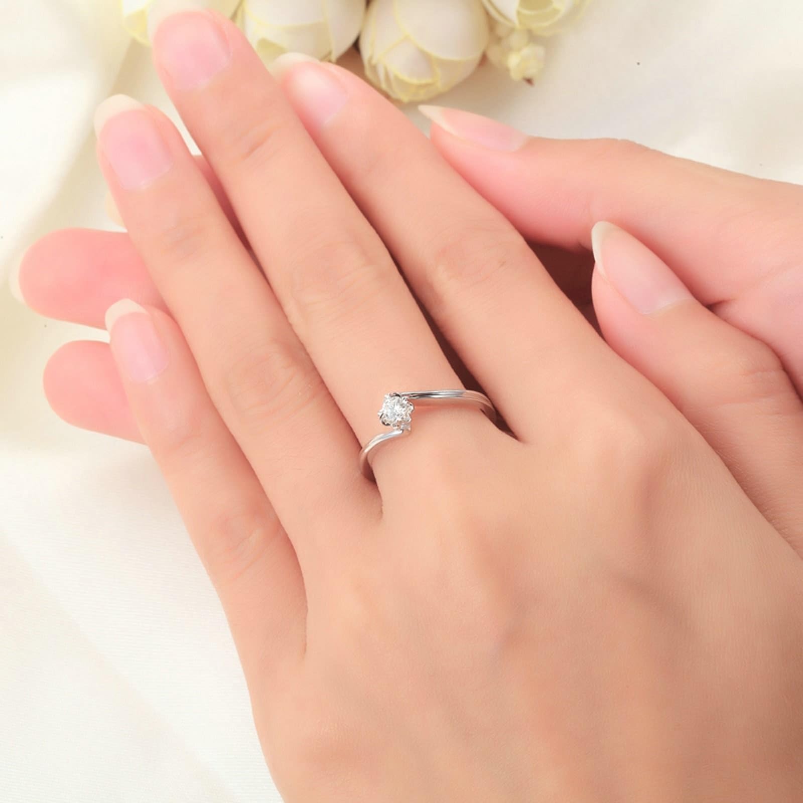 Verlobungsring Zart, Diamant Ring Frau 18 Karat Weißgold Blume Lab Diamant 0.13CT Weiß Brillantschliff VVS mit Gravur für Neujahr