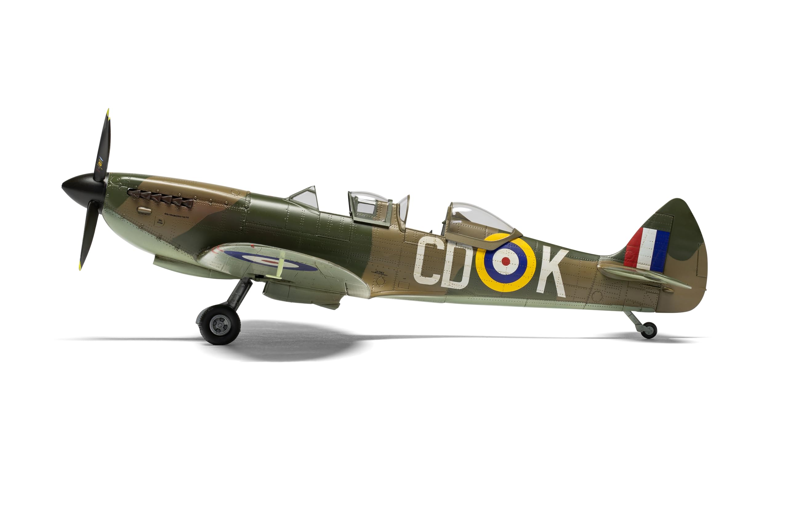 Airfix - 1/48 Supermarine Spitfire Tr.9 - Plastik-Modellbau - Maßstab: 1:48