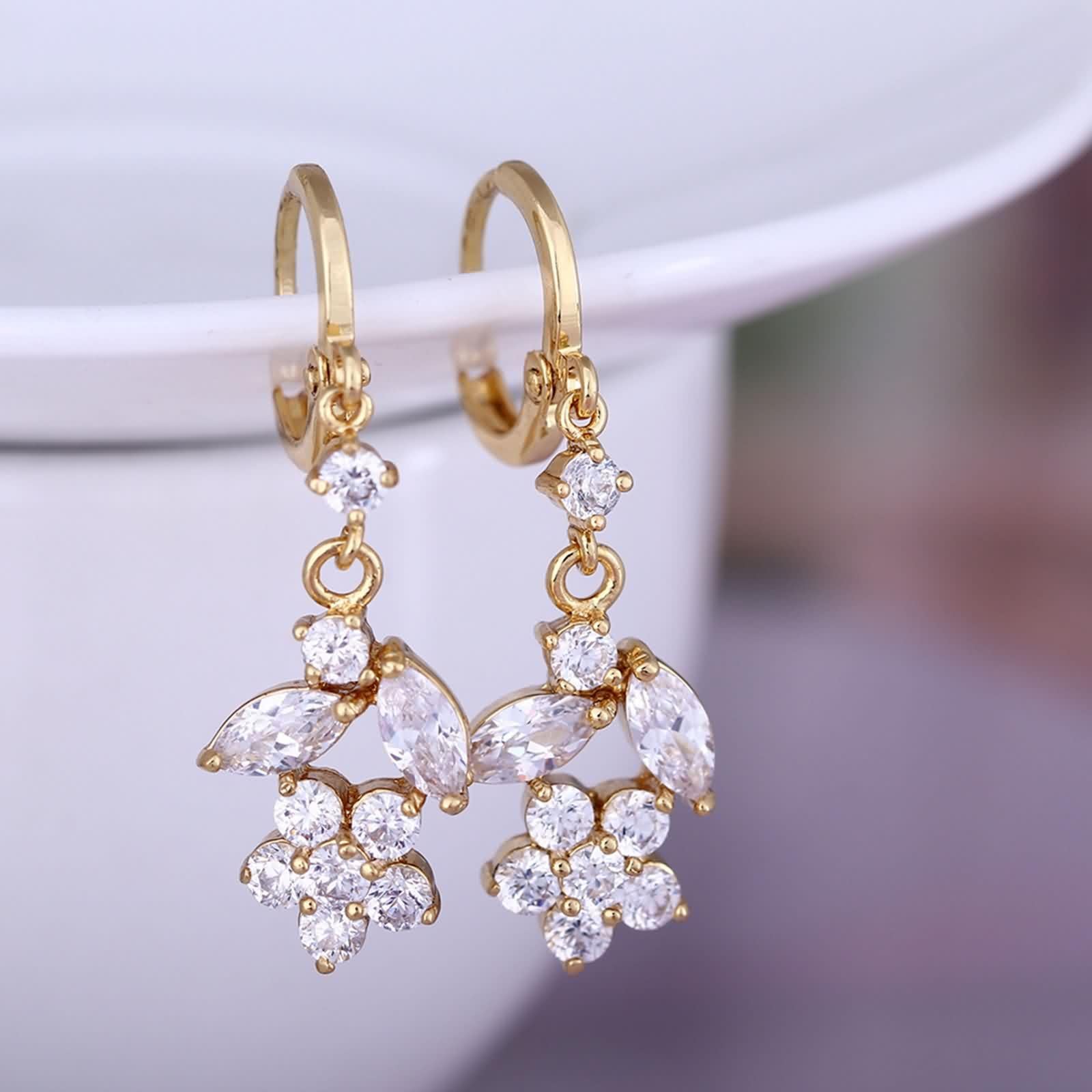 Pendientes de aro de oro amarillo 9 K Au375 para mujer, moissanit hoop con diseño de hojas, talla marquesa, oro 375, pequeños y auténticos