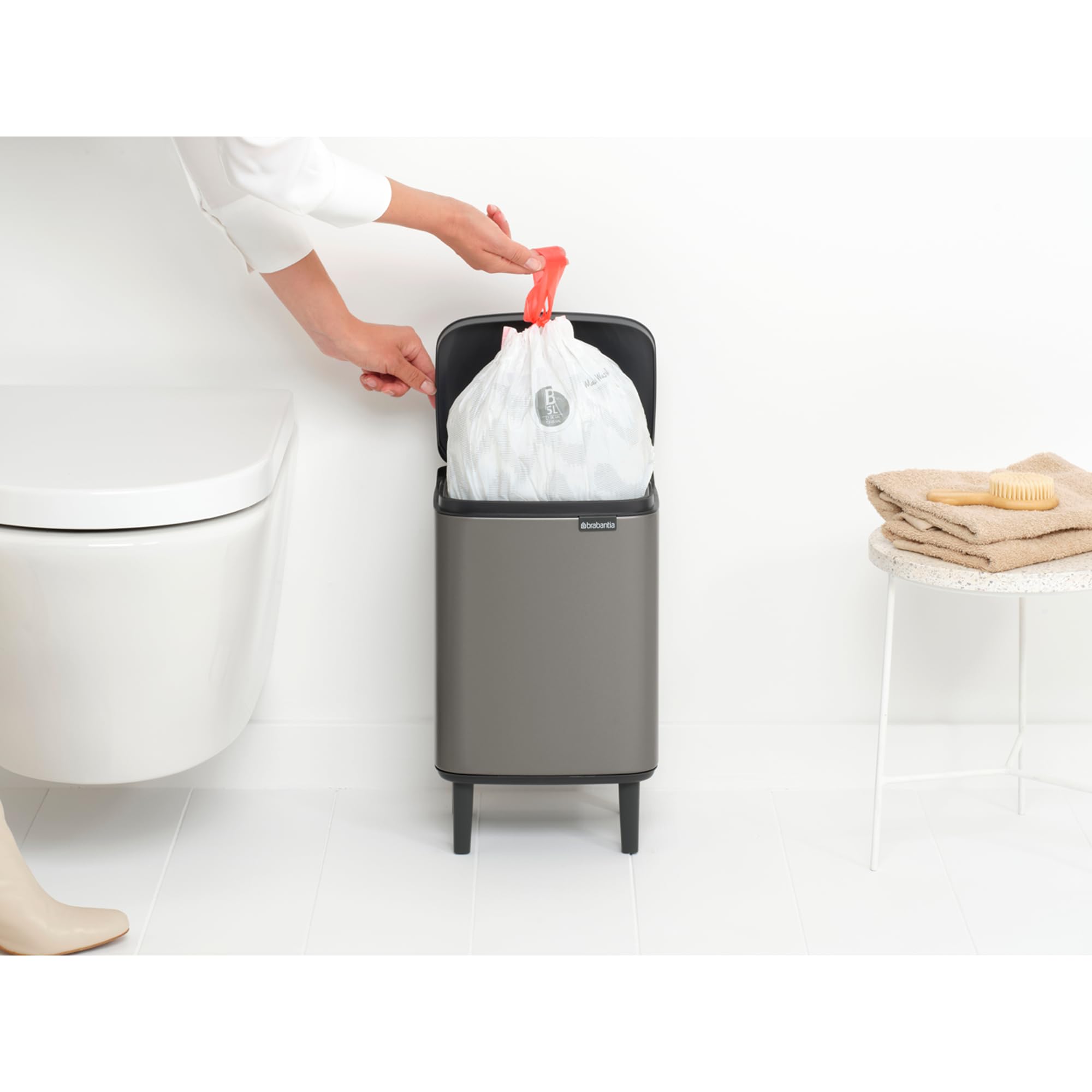 Brabantia Poubelle Bo 4 L | Poubelle Compacte Rectangulaire Avec Couvercle Silencieux, Bac Amovible | Autoportante Ou Installation Murale Pour Salle De Bain, Cuisine Ou Bureau | Mineral Infinite Grey