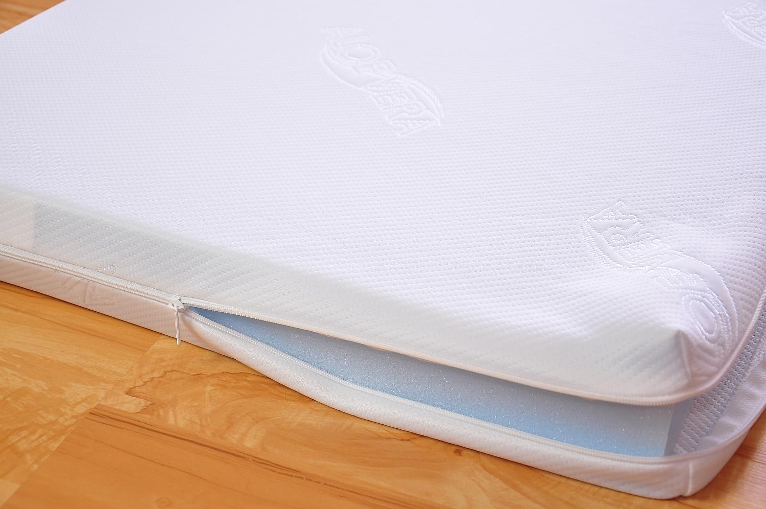 Cuna para bebé Baby con colchón de espuma de aloe vera, rejillas de altura regulable, color blanco, convertible en cama infantil