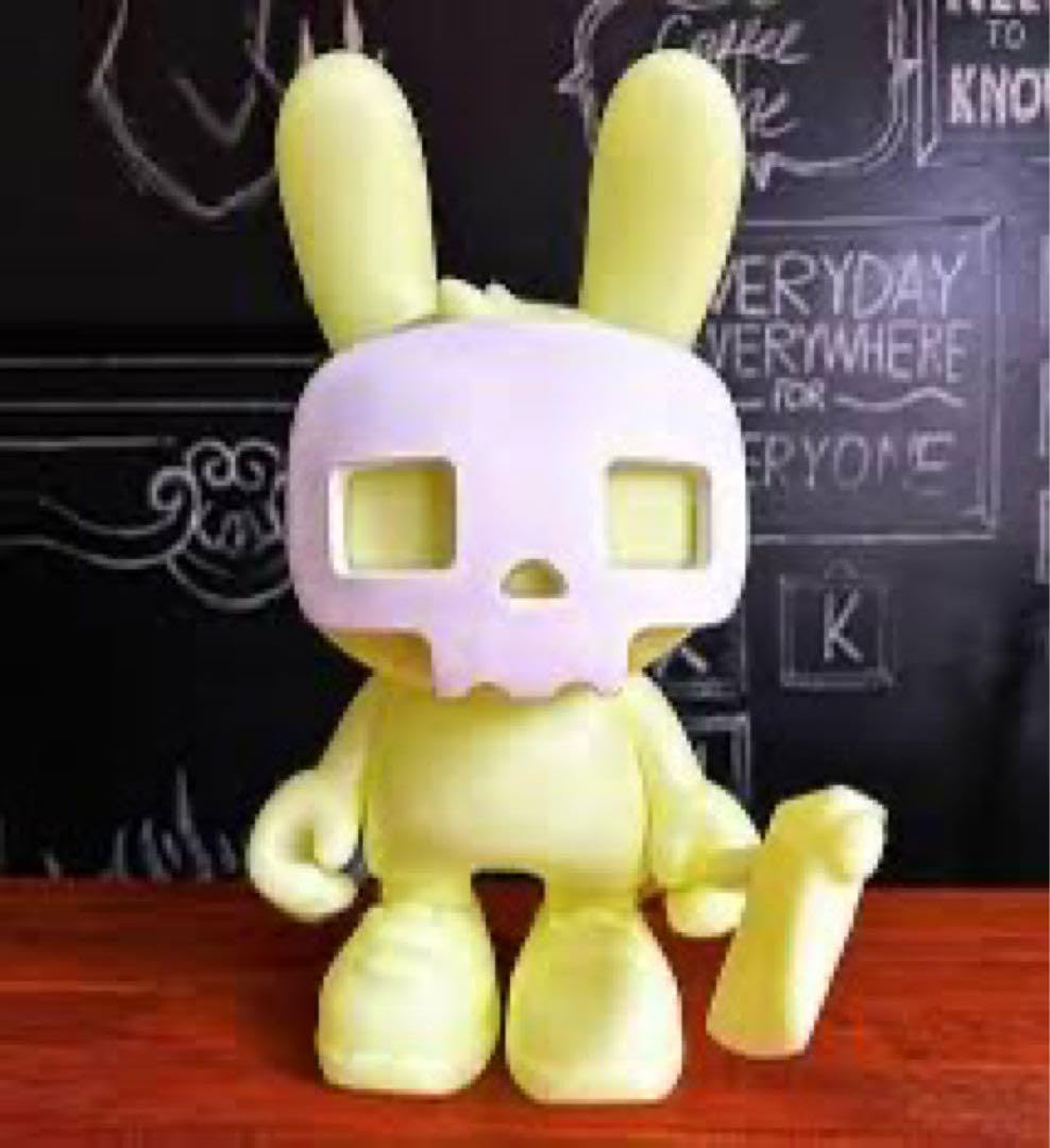 Amazon | super plastic ubergi フィギュア 蓄光ver | フィギュア 
