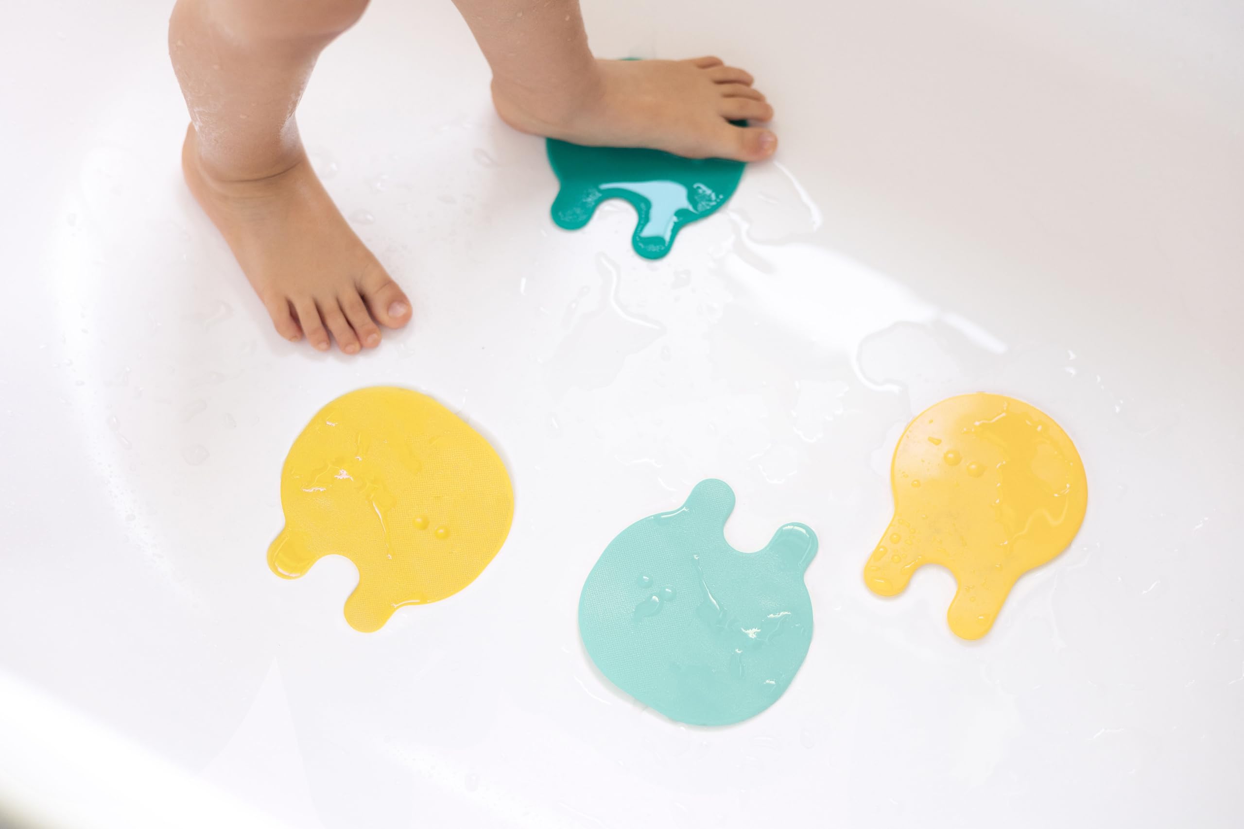 Quut – Gripi Medusa - 8 Pieces - Non Slip Bath Mats, Kids Bath Mat - Flexible - Easy to Apply and Clean (8 Pieces, Mint Green)