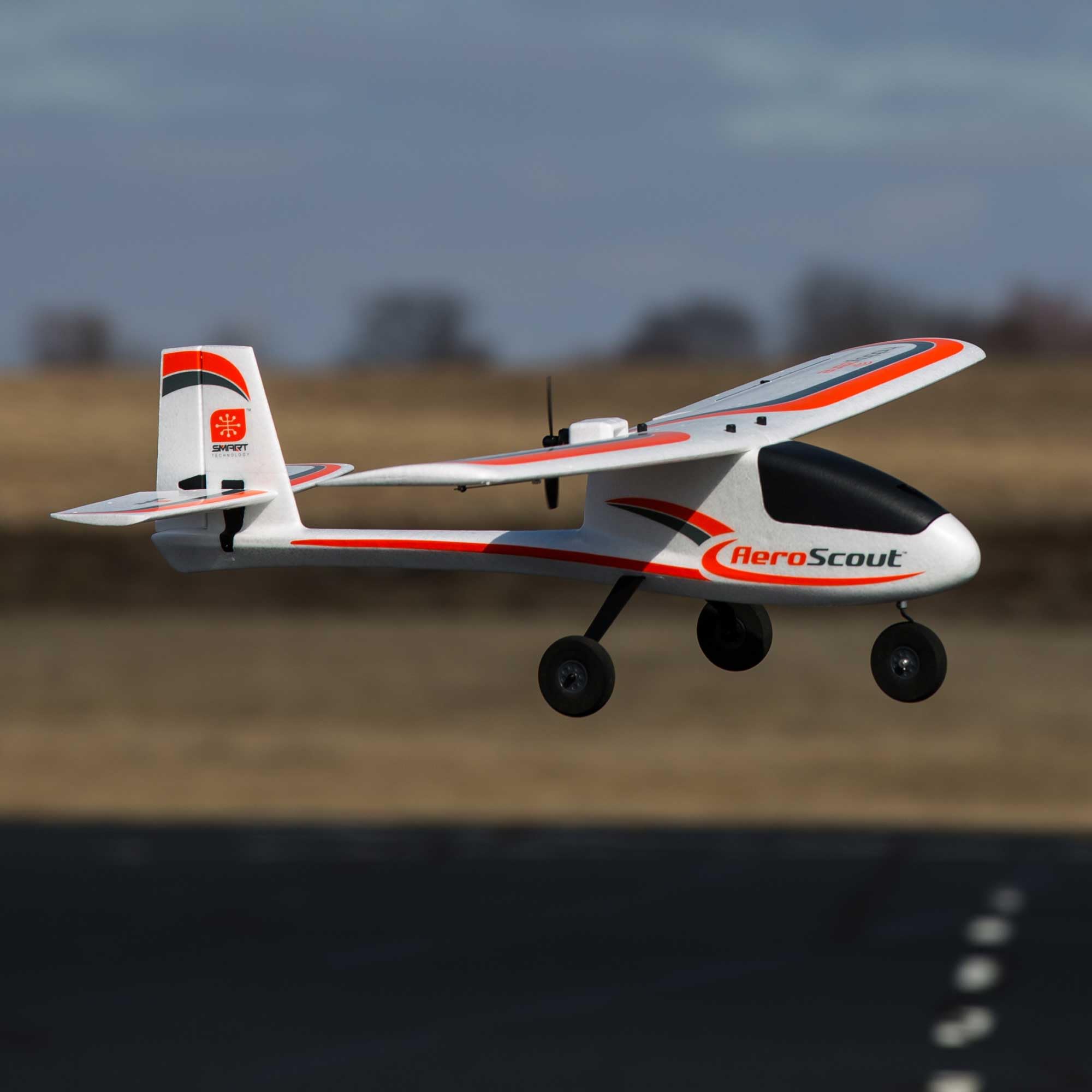 Hobbyzone AeroScout S 2 1,1m BNF Basic RC Flugzeug | Inkl. SAFE-Technologie, robuster Pusher-Motor, 3 Flugmodi, ideal für Einsteiger, mit Spektrum AR631+ Empfänger