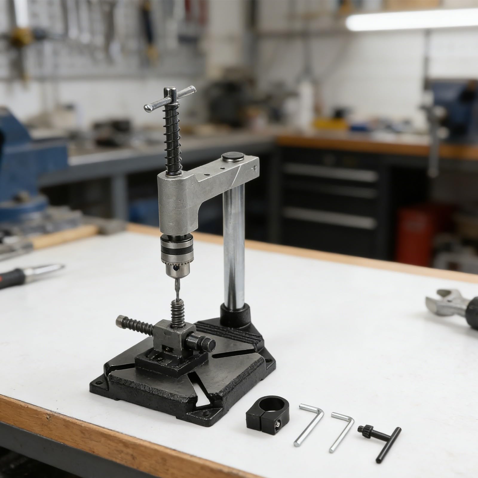 Máquina de roscar manual vertical, llave de grifo ajustable para enhebrar con precisión de 1,5 mm a 10 mm, aleación de aluminio resistente o marco de hierro fundido, herramienta manual compacta para
