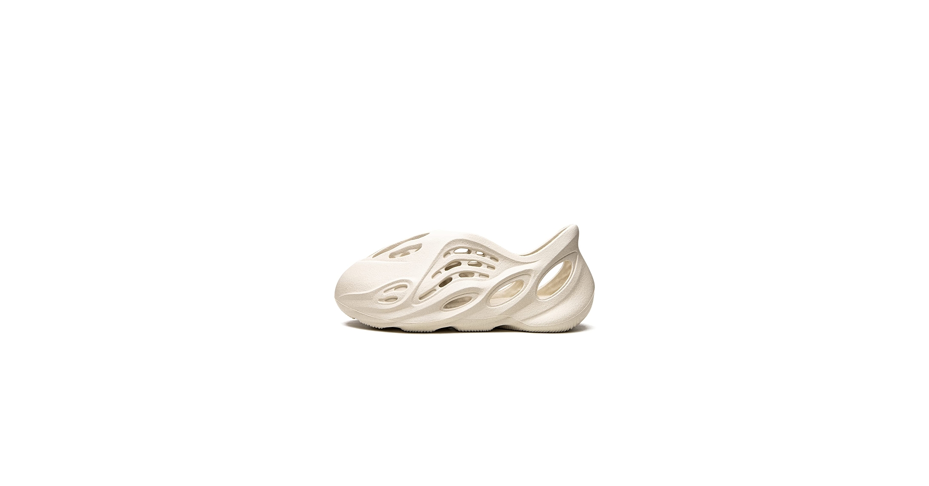 サンダル adidas KIDS YEEZY Foam Runner Sand 19cm Amazon.com | adidas Kids Boys Yeezy Foam Rnr Slip On Casual