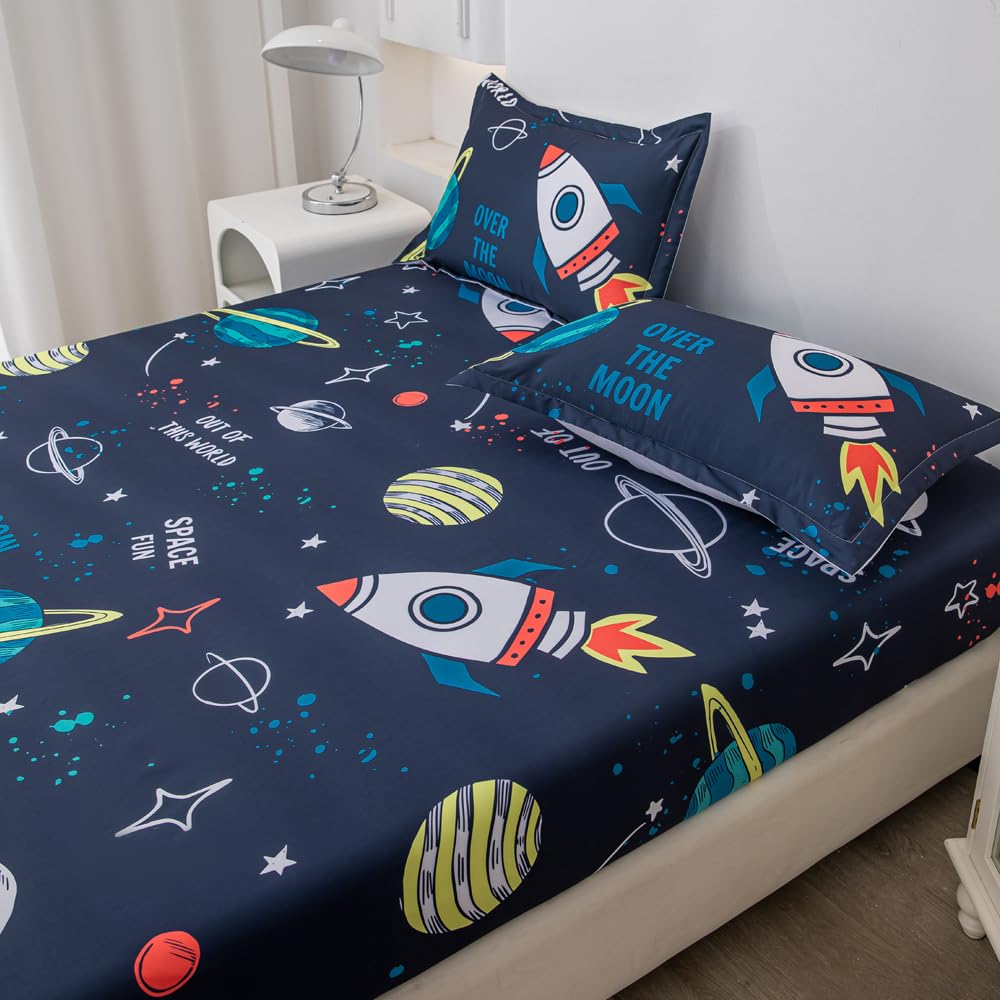Sábanas espaciales tamaño individual para niños, juego de ropa de cama de 4 piezas con planetas cohetes 3D con 1 sábana bajera, 1 sábana encimera, 2 fundas de almohada, tema del espacio 4
