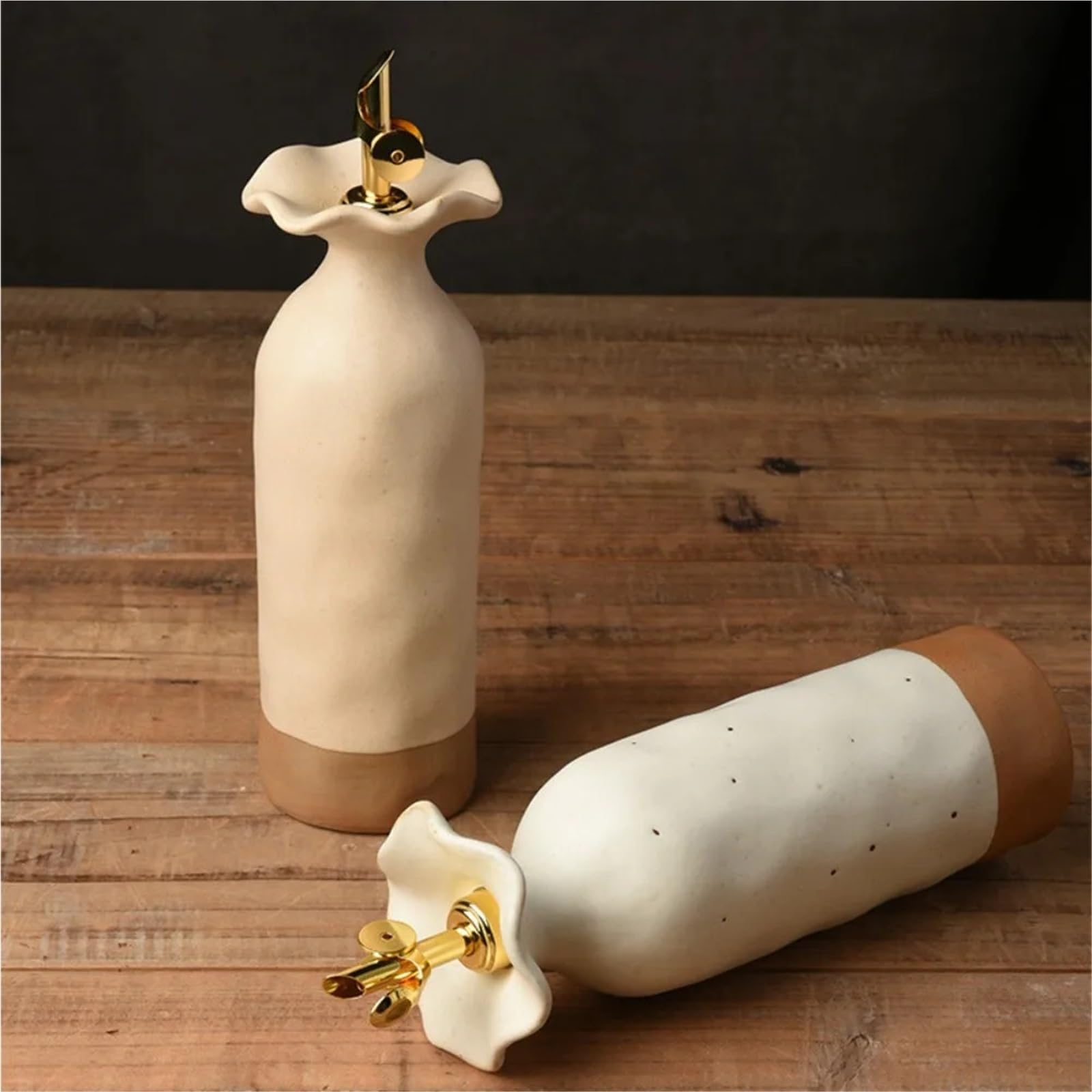 Keramische Olivenöl-Dispenserflasche Kreative Retro Beige Keramik Olivenöl Flasche Edelstahl Auslauf Küche Lagerung Liefert Gewürz(Beige)