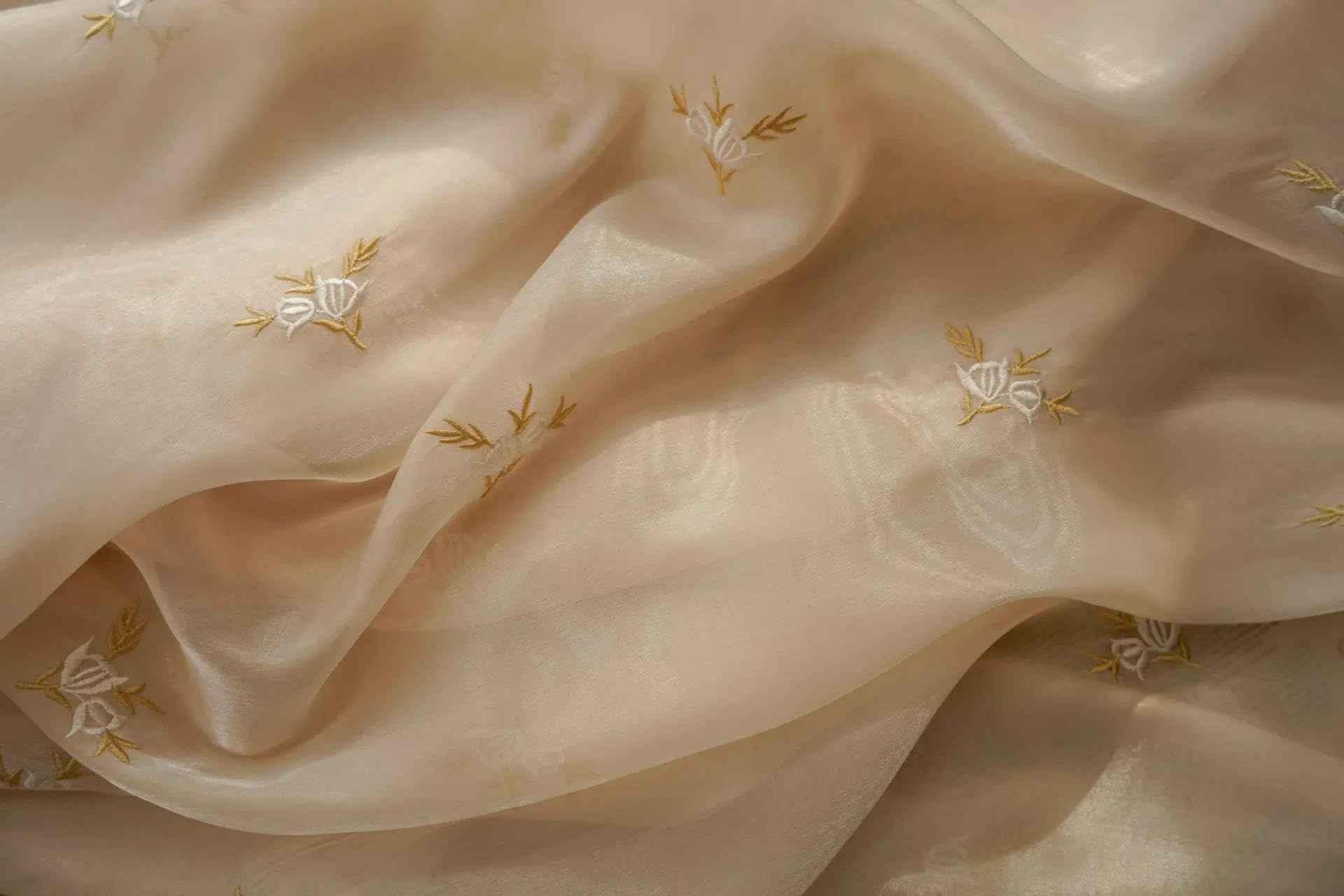 150 cm breit, 300 cm lang, Heller Blumen-bestickter Tüllstoff, Chiffon-Stoff am laufenden Meter, Chiffon-Stoff für die Kleiderherstellung, Kleidungshandwerk