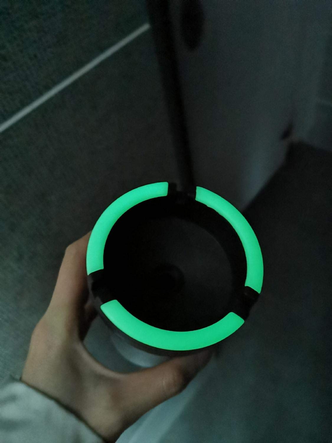 Popielniczka świecąca popielniczka samochodowa plastikowa matowa lejek popielniczka nowy kreatywny samochód samochód popielniczka domowa