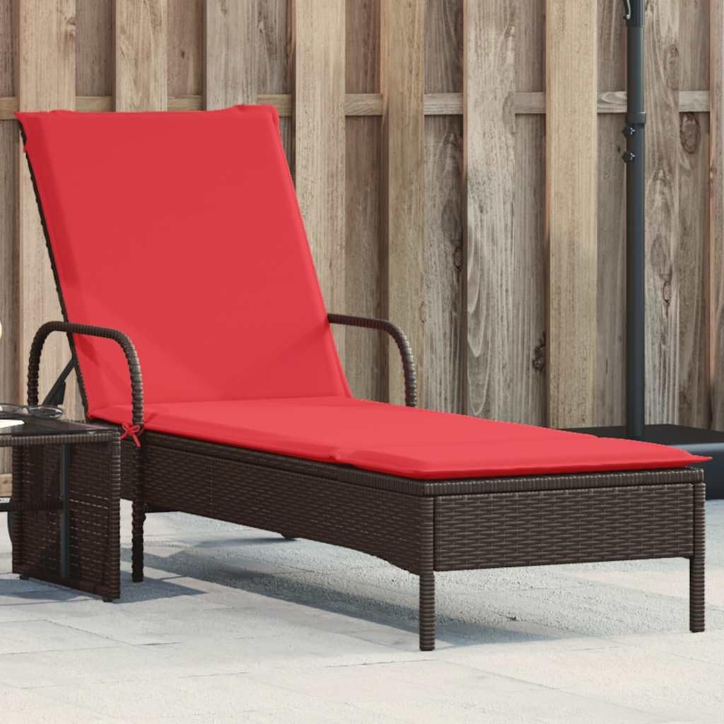 Tumbona de polirratán con ruedas y cojín rojo | Cómoda tumbona de jardín con respaldo ajustable en 3 posiciones y cojín suave para terraza y piscina.
