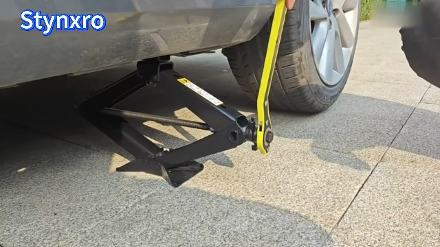 Amazon.co.jp: Stynxro ジャッキ 車 機械式パンタジャッキ 2T (4409