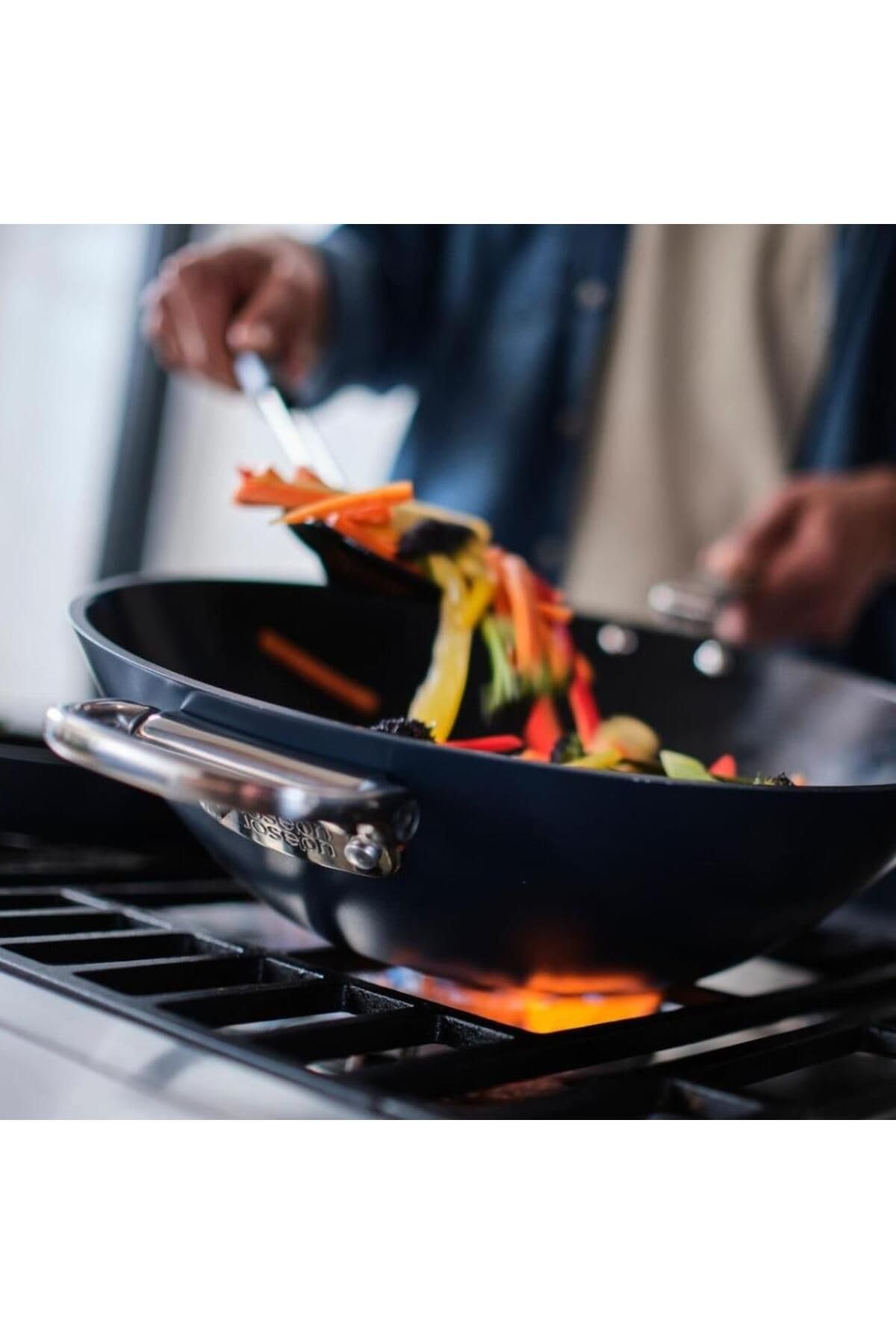 Joseph Joseph Space Wok 32cm, Manico Pieghevole, Salvaspazio, Rivestimento Ceramica Professionale, Induzione e Forno
