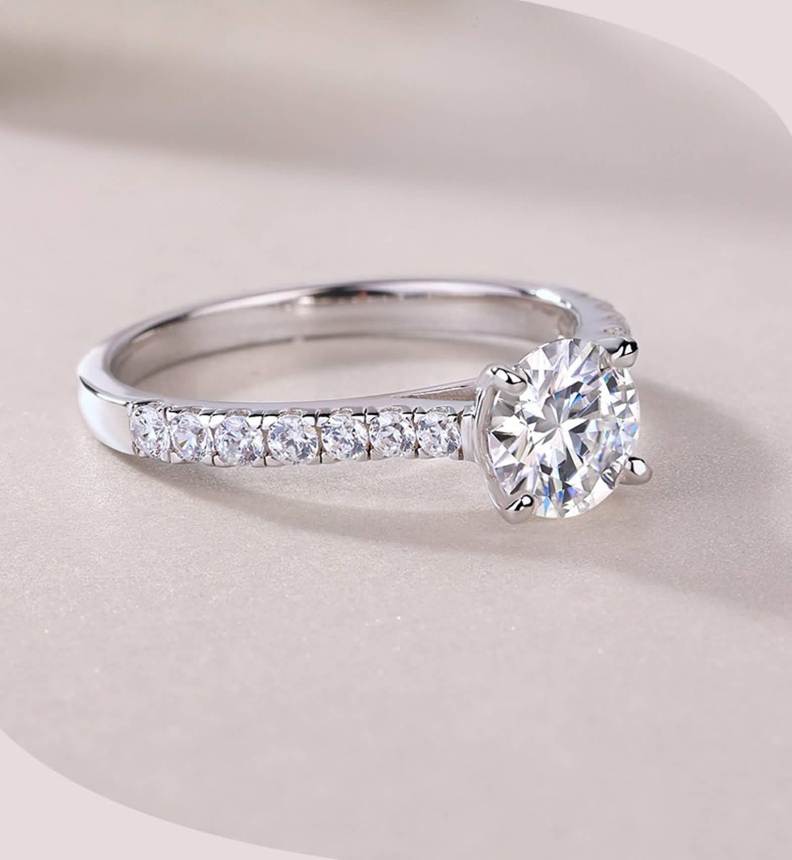 Ringe Frauen für mittelfinger, Verlobungsringe Eleganter Dünner Ring mit 1 Karat Rundem Moissanit Silber Platin Größe 53 (16.9)