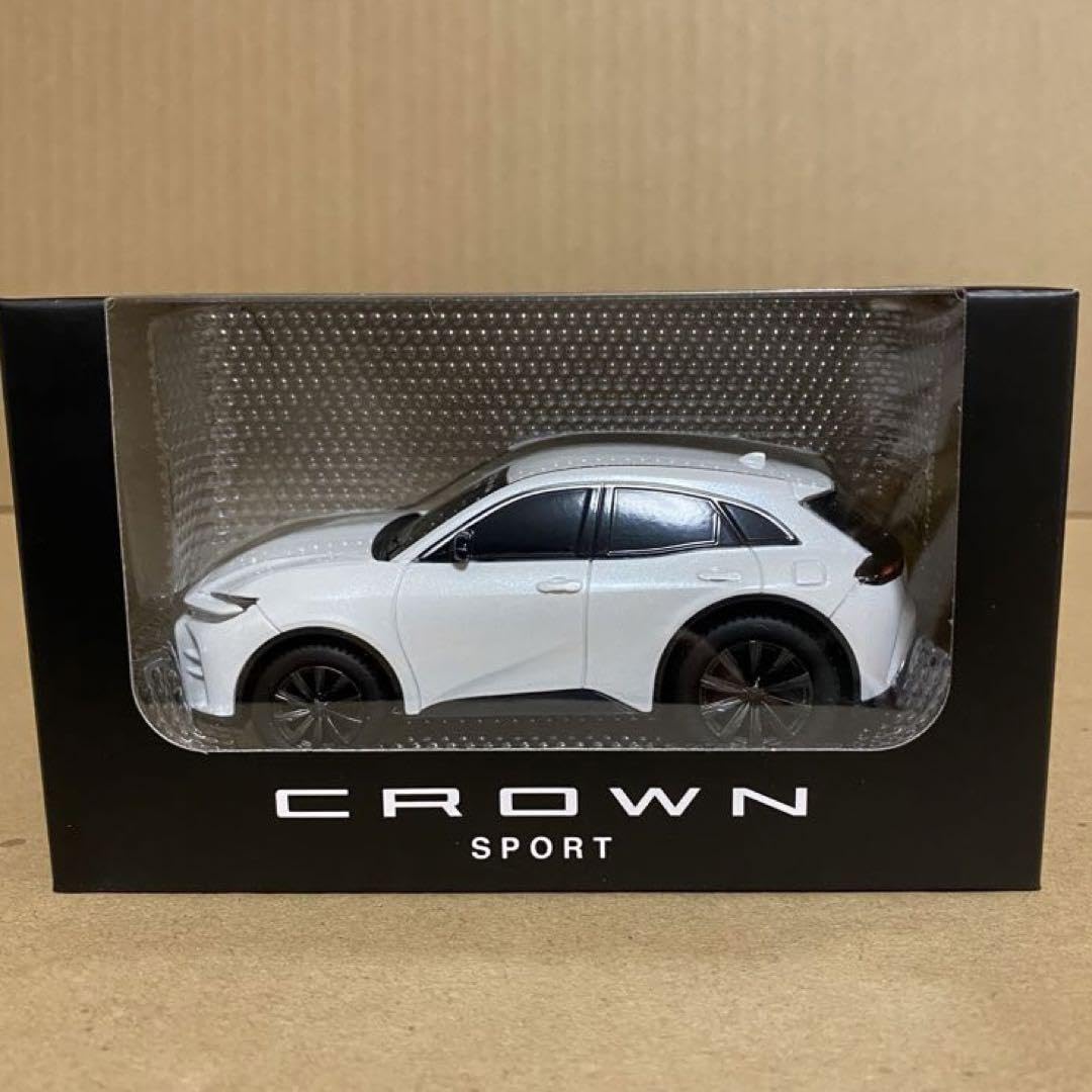 クラウンスポーツ　ミニカー　ホワイトパール Amazon.co.jp: クラウンスポーツ ミニカー カラーサンプル