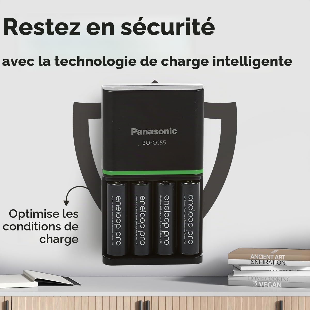 Panasonic eneloop SmartPlus Chargeur pour 1-4 Piles AA/AAA NI-MH, avec 4 voyants LED et 10 Fonctions de sécurité, y Compris 4 Piles eneloop AA/Mignon Capacité améliorée de Min. 2000