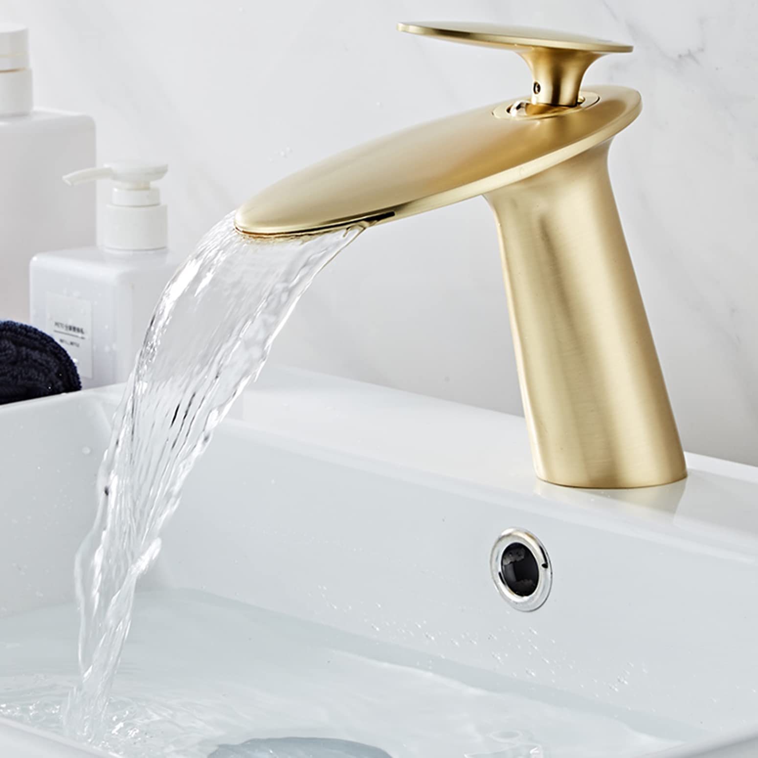 Robinet Salle Bain, Robinet Cascade Salle De Bain,Robinet De Lavabo Cascade,Cascade Mitigeur Salle Bain Avec Valve En Céramique Monocommande Chaude Et Froide Réglable (or brossé)