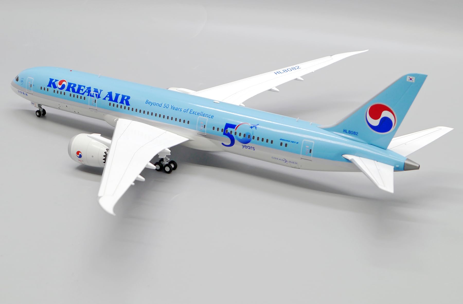 Amazon.co.jp: Jcwings 大韓航空 787-9 HL8082 1/200 EW2789011 : おもちゃ