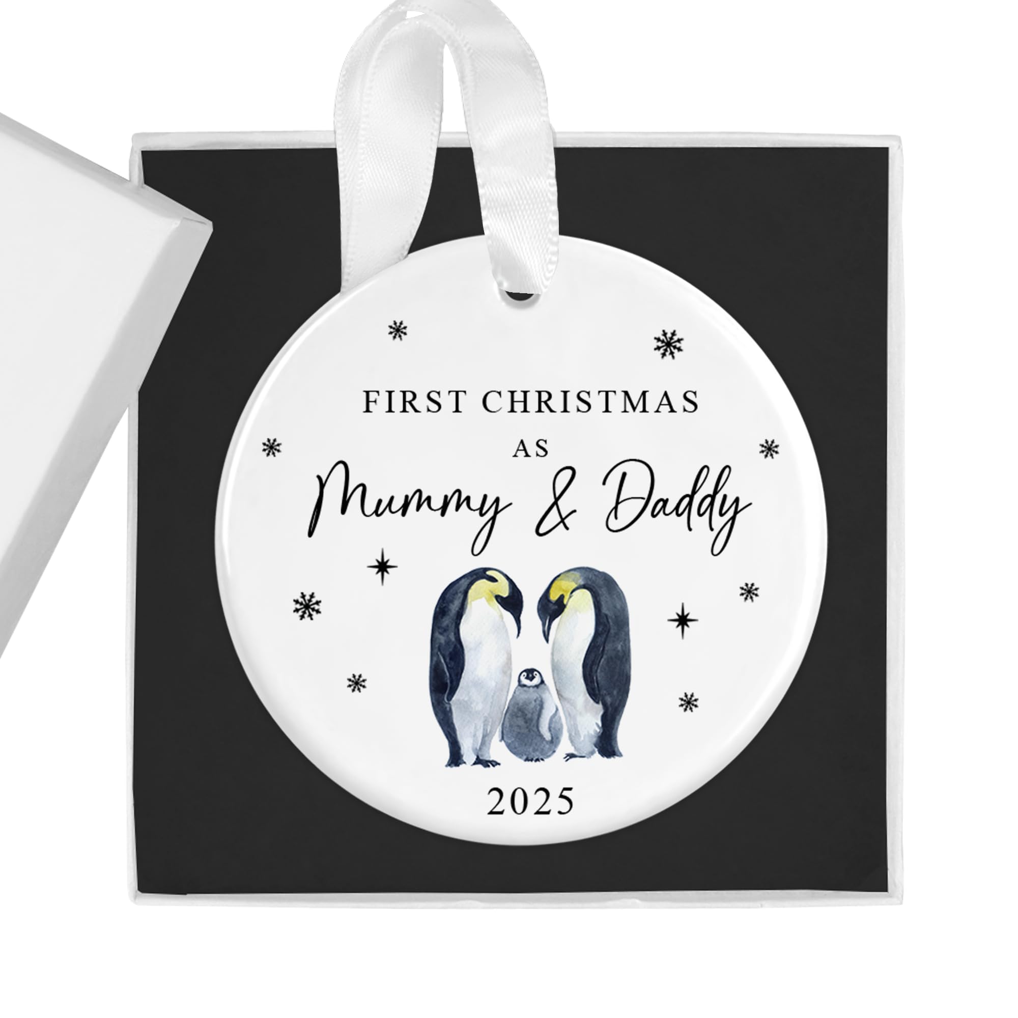 Mummy & Daddy First Christmas Bauble - New Parents Ceramic Ornament - First-Time Mum and Dad Xmas Gift - Baby's Debut Festive Decoration, Gift Box